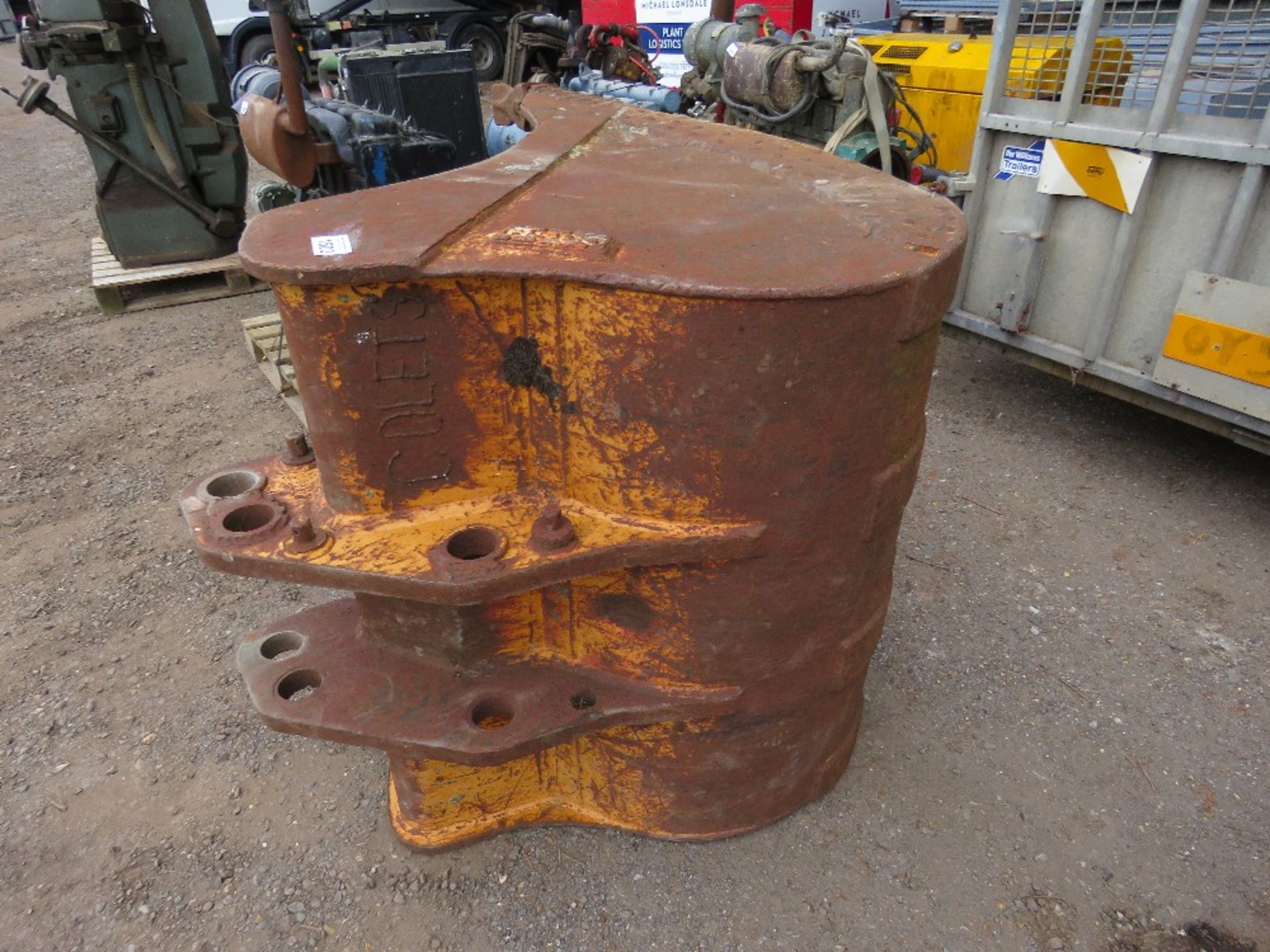 CASE TOOTHED EXCAVATOR BUCKET, 3FT WIDTH SUITABLE FOR 60MM PINS. - Image 2 of 4