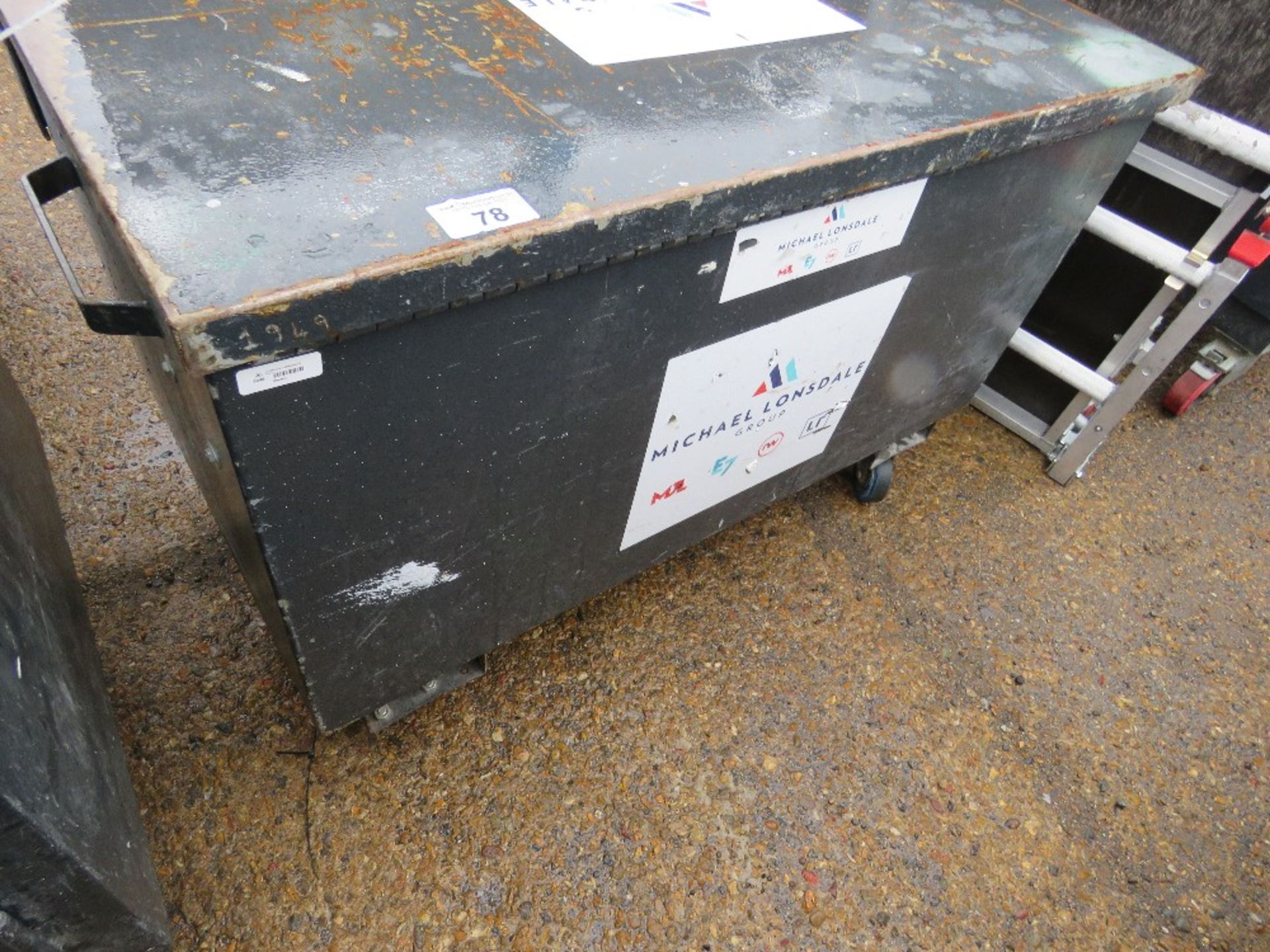ARMORGARD TUFFBANK BOX, HAS KEYS. SOURCED FROM LARGE CONSTRUCTION COMPANY LIQUIDATION. - Image 2 of 4