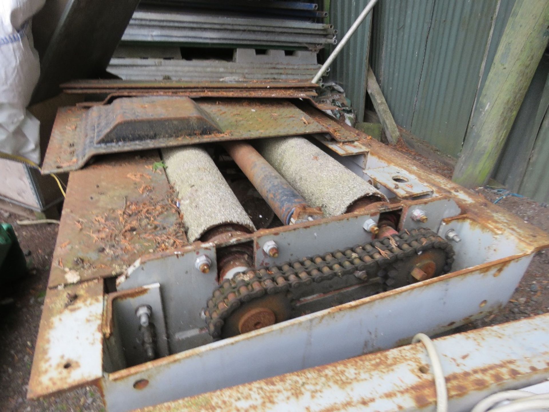 COMMERCIAL VEHICLE BRAKE TEST ROLLERS WITH ASSOCIATED EQUIPMENT. BELIEVED TO BE EWJ MAKE. - Image 4 of 7