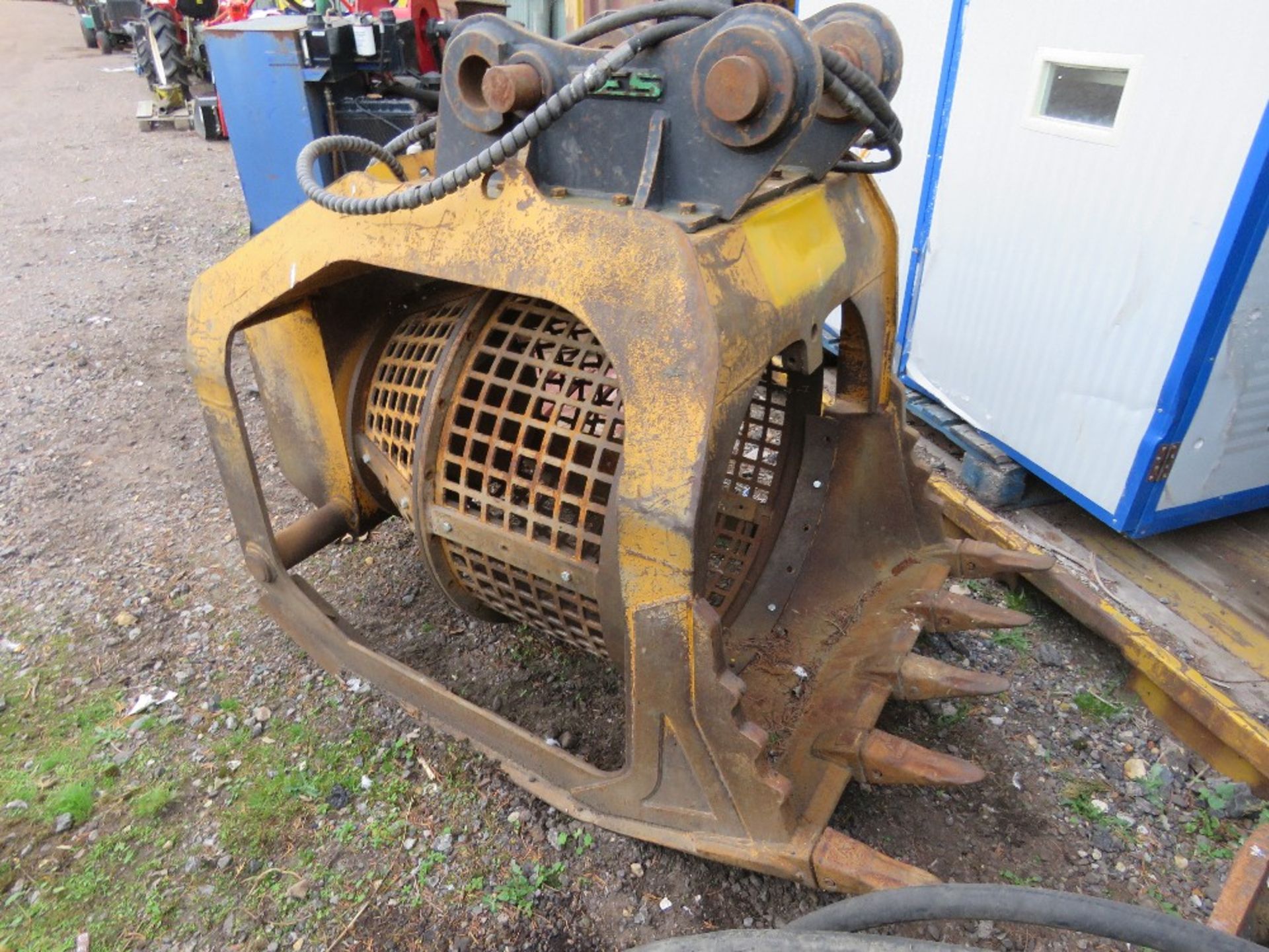 TROMMEL TYPE ROTARY RIDDLE SCREENING BUCKET ATTACHMENT FOR 13TONNE EXCAVATOR ON 65MM PINS - Image 2 of 7