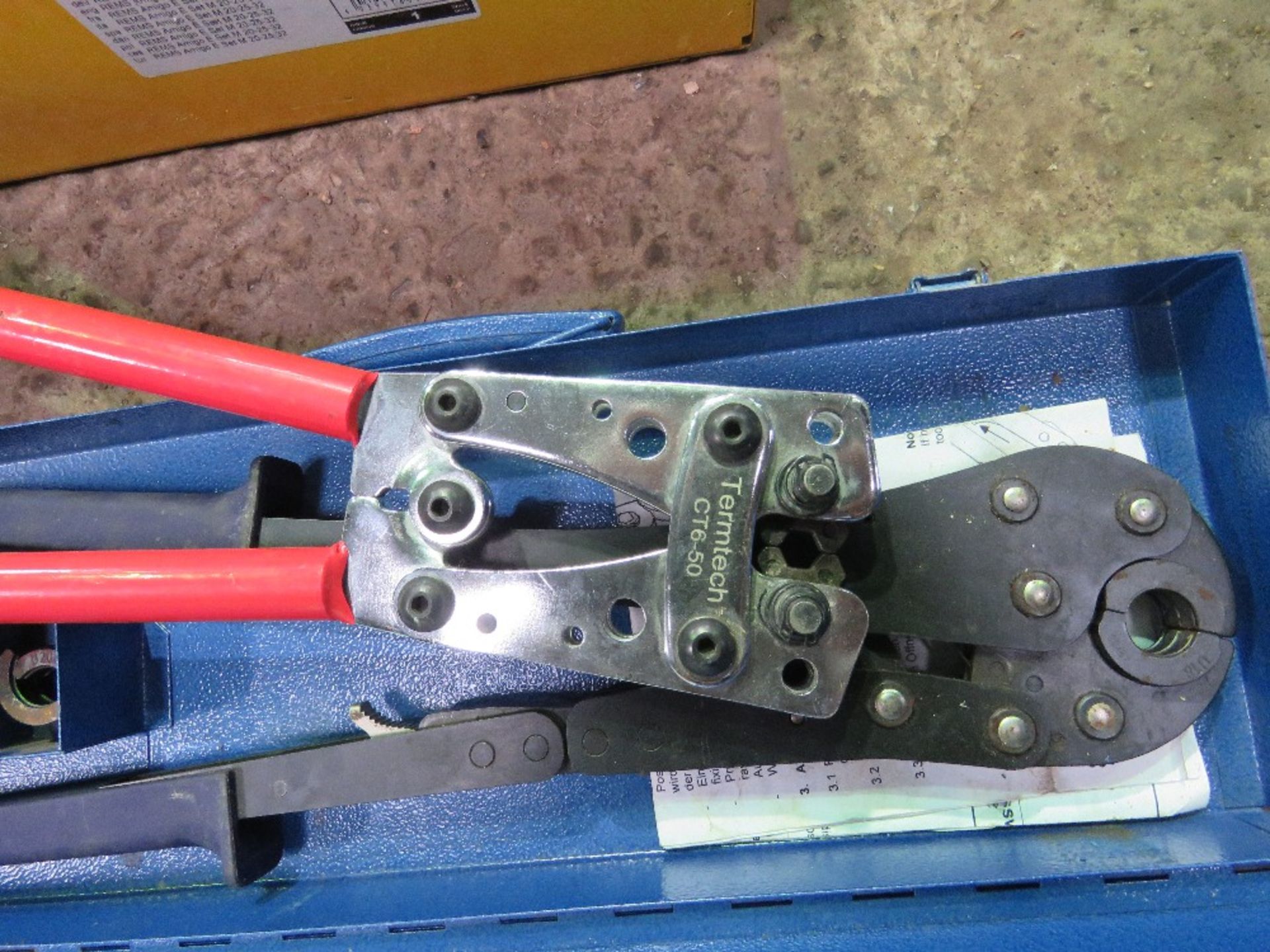 2X MANUAL CRIMPERS SOURCED FROM LARGE CONSTRUCTION COMPANY LIQUIDATION. - Image 3 of 3