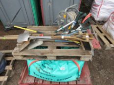 BULK BAG CONTAINING TOP SOIL PLUS ASSORTED GARDEN TOOLS. THIS LOT IS SOLD UNDER THE AUCTIONEERS