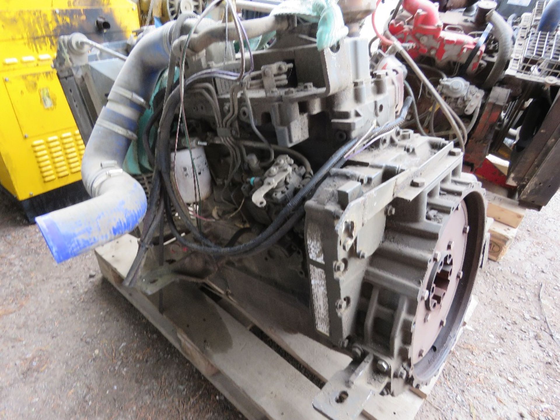 IVECO WATER COOLED ENGINE TYPE F4GE-0404A RUNNING WHEN REMOVED AS PART OF LOW EMMISSION PILING MACH - Image 4 of 8