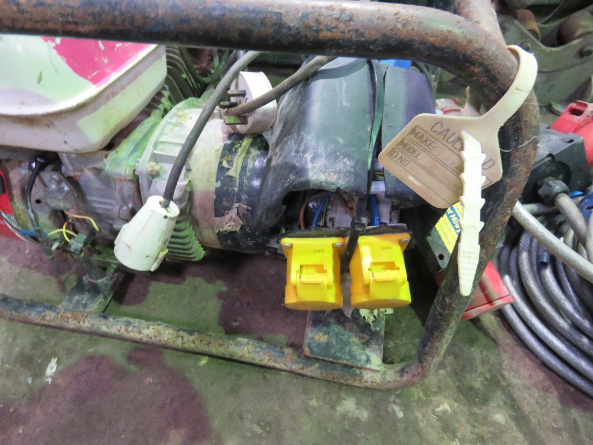 HONDA ENGINED GENERATOR, DUAL VOLTAGE - Image 4 of 4