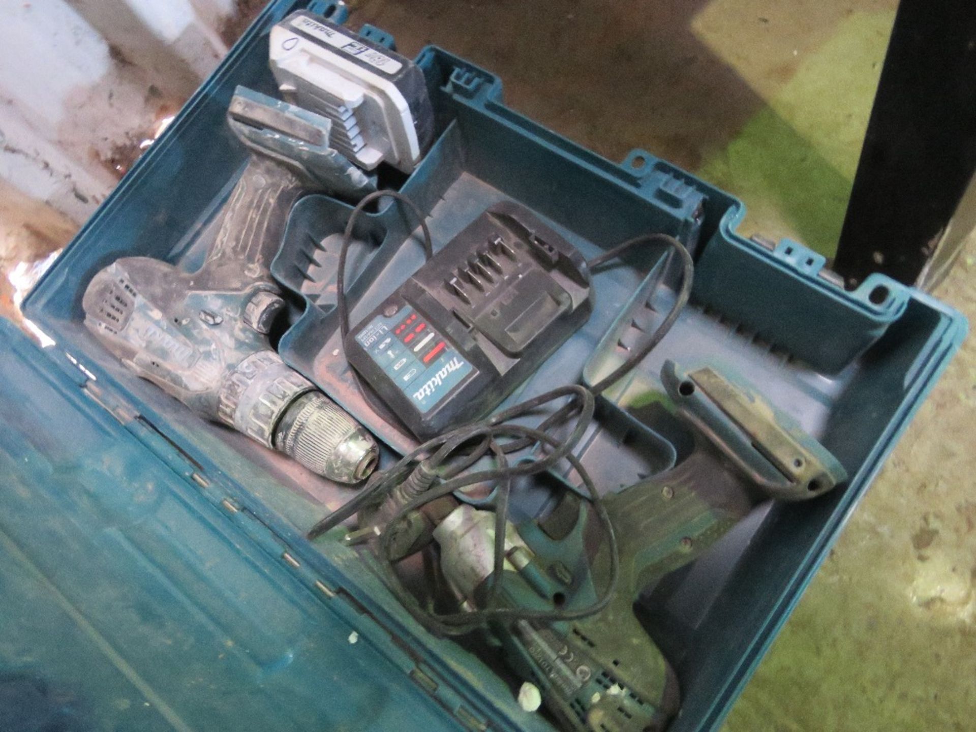 MAKITA BATTERY DRILL SET THIS LOT IS SOLD UNDER THE AUCTIONEERS MARGIN SCHEME, THEREFORE NO VAT W - Image 2 of 2