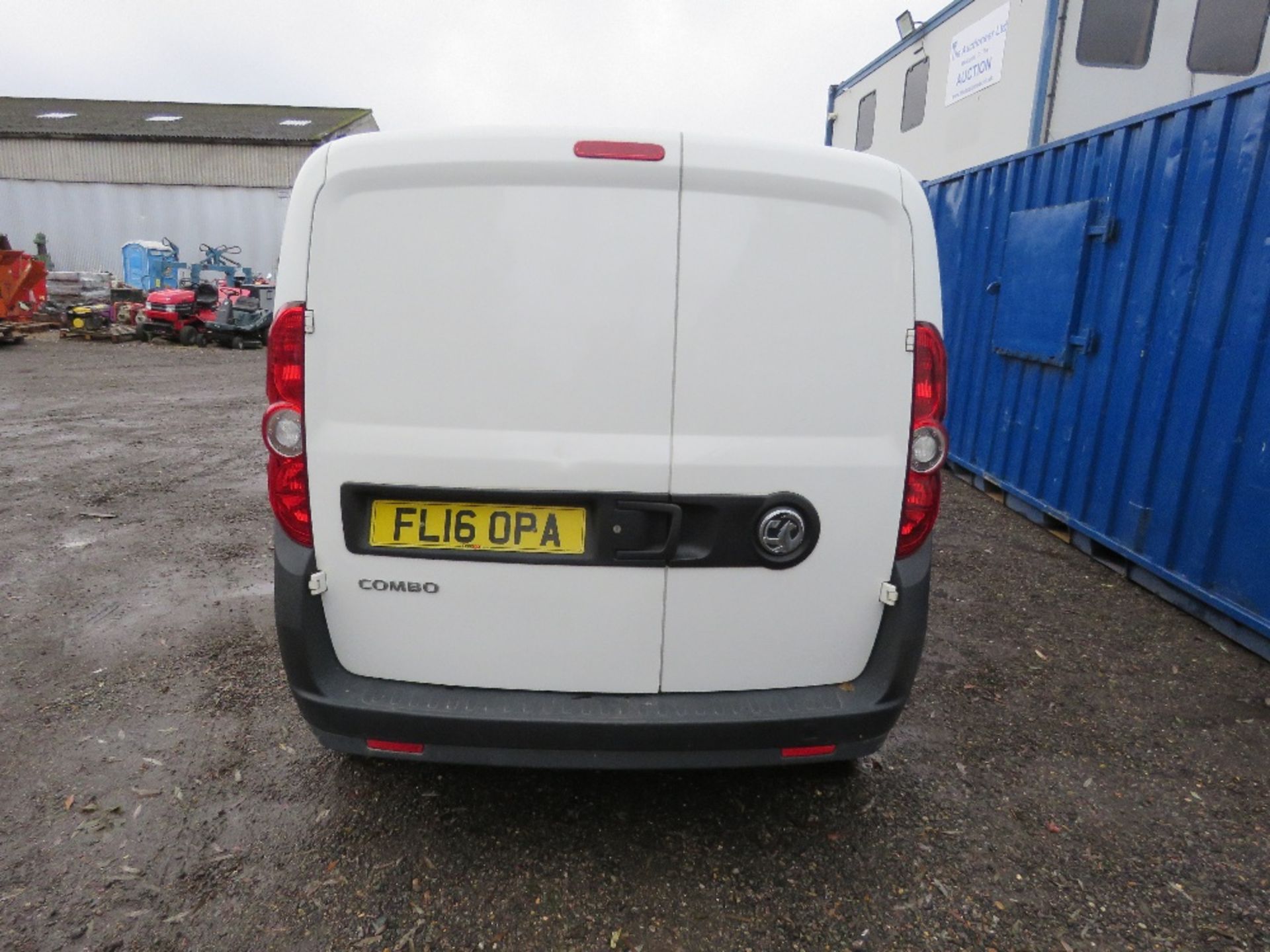 VAUXHALL COMBO 5 SEATER VAN REG: FL16 OPA. 93, 507 RECORDED MILES. WITH V5. TESTED UNTIL 2/3/24. OWN - Image 7 of 19