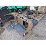 EXCAVATOR OR FORWARDER MOUNTED TIMBER GRAB TONGS / ATTACHMENT WITH ROTATOR.