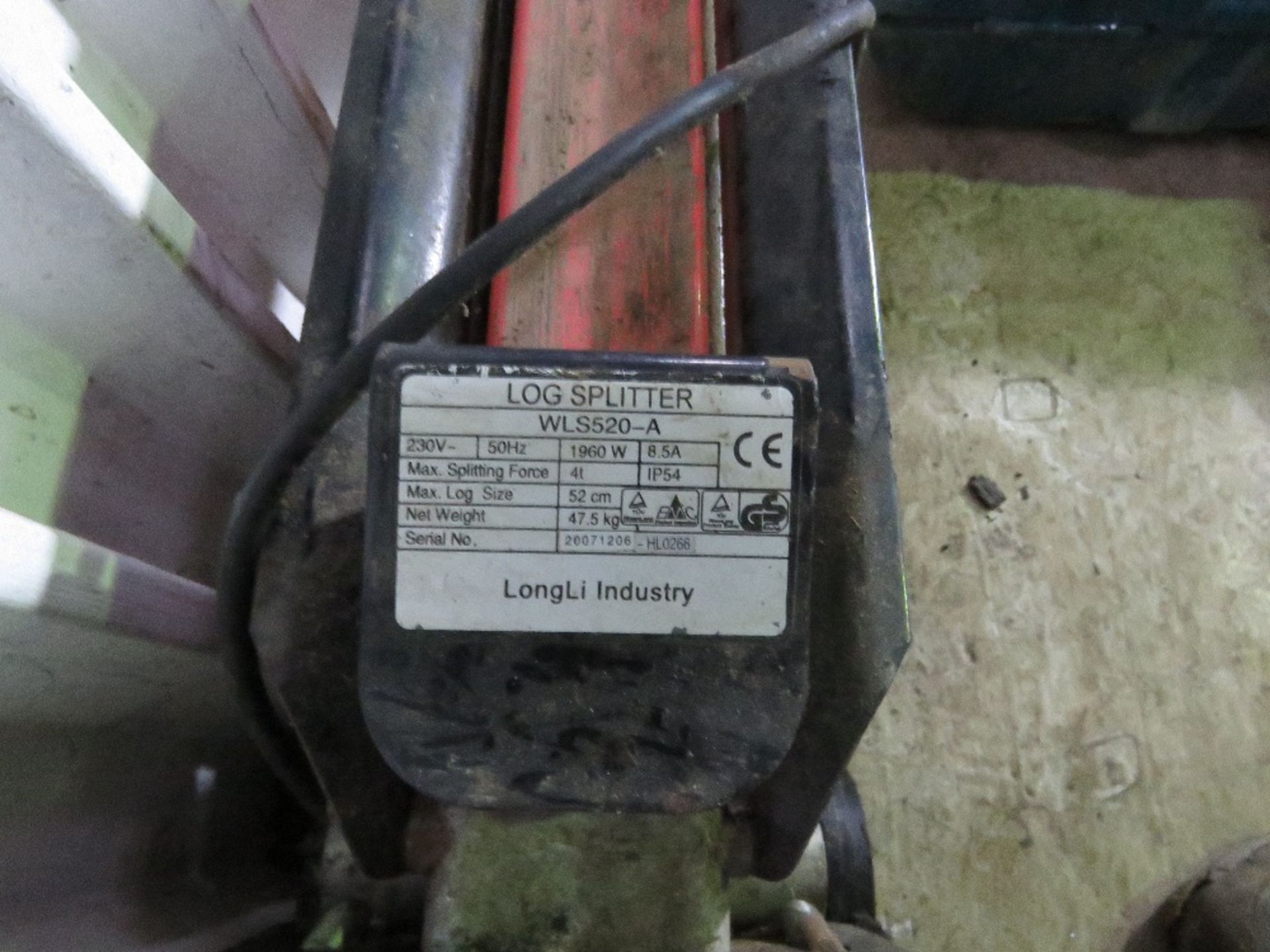 240V LOG SPLITTER. THIS LOT IS SOLD UNDER THE AUCTIONEERS MARGIN SCHEME, THEREFORE NO VAT WILL B - Image 2 of 2