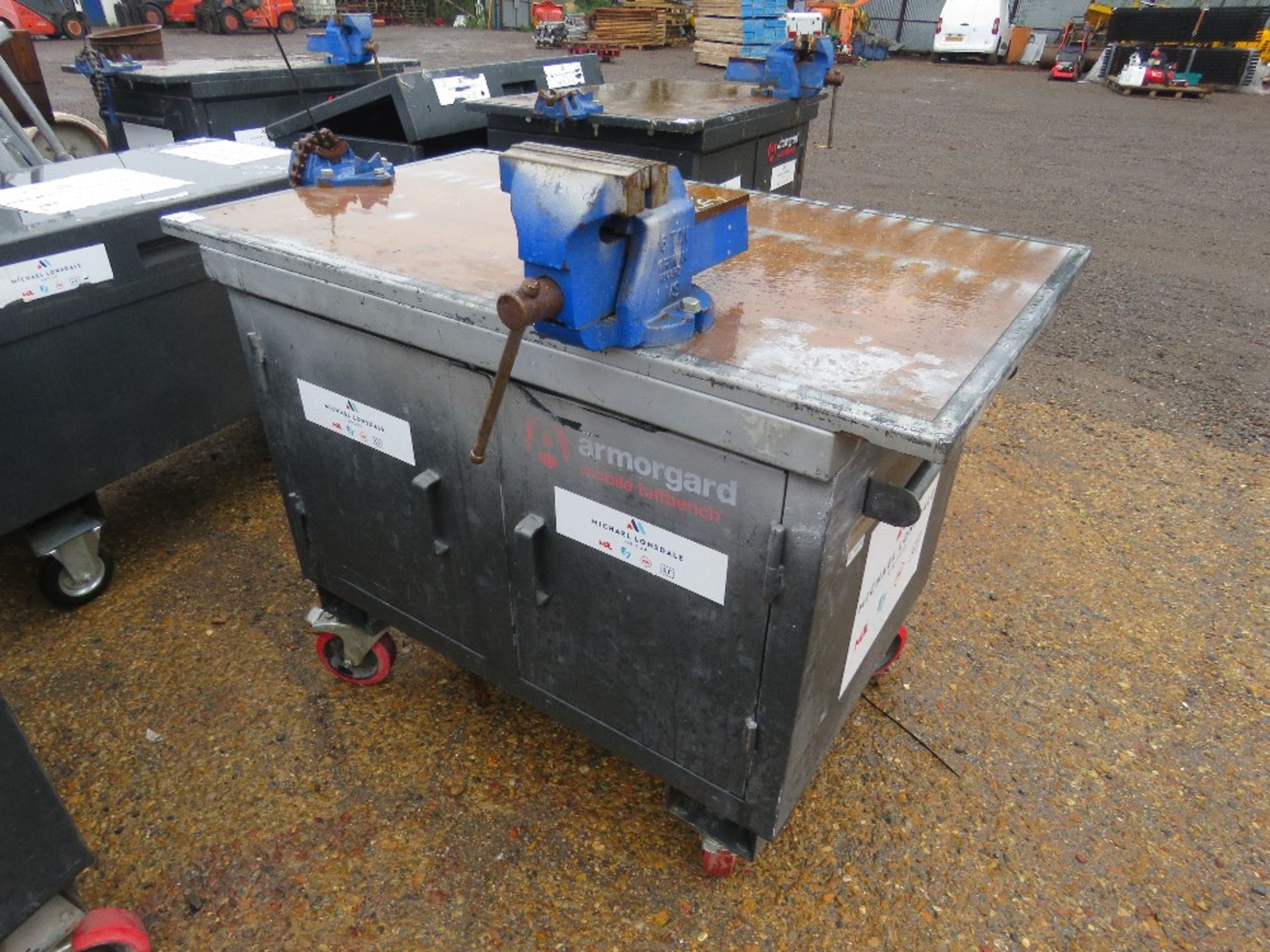 ARMORGARD MOBILE TUFFBENCH WORKBENCH WITH 2 VICES. NO KEYS. SOURCED FROM LARGE CONSTRUCTION COMPANY
