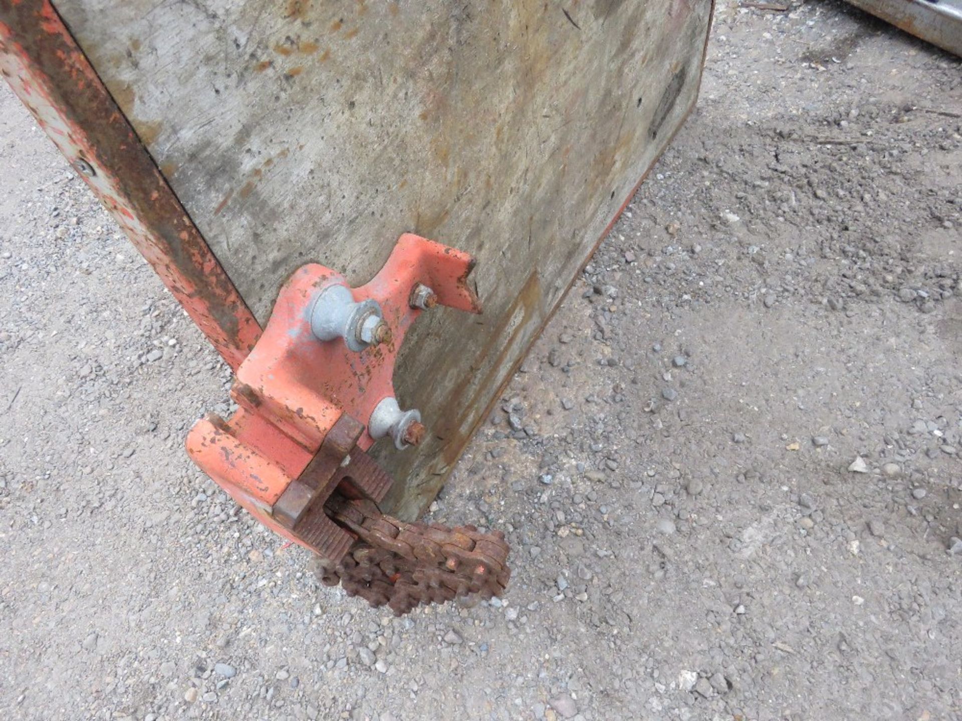 RIDGID PIPE VICE TABLE. SOURCED FROM SITE CLOSURE. - Image 3 of 4