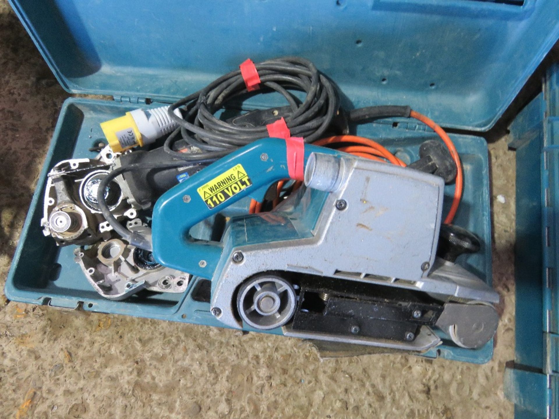ARBORTECH SAW FOR SPARES OR REPAIR PLUS A BELT SANDER. - Image 4 of 4