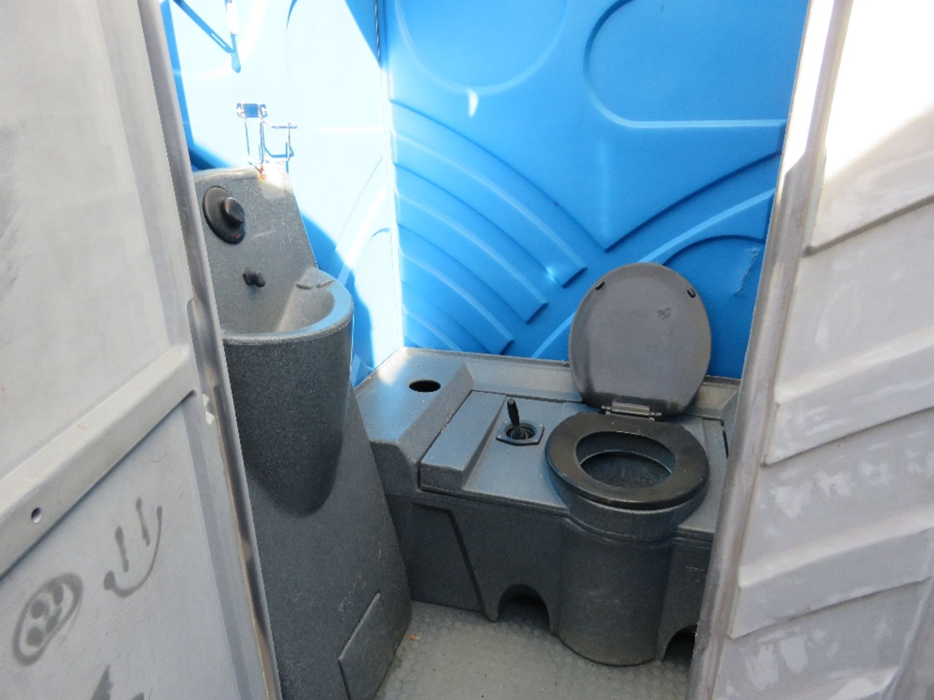 PORTABLE SITE TOILET - Bild 2 aus 2