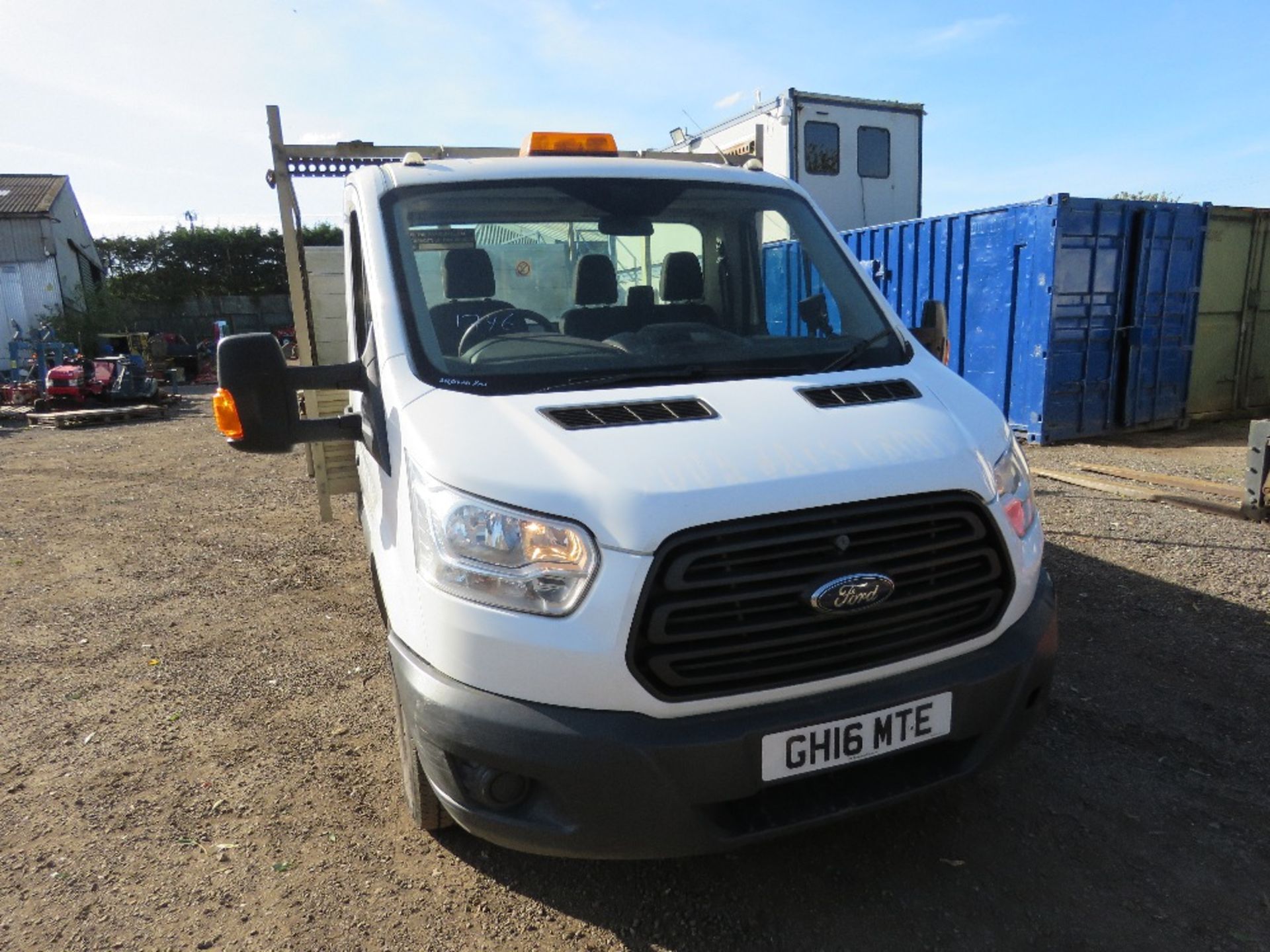 FORD TRANSIT 350 FLAT BED PICKUP TRUCK WITH REAR TAIL LIFT REG:GH16 MTE. WITH V5, OWNED BY VENDOR FR - Image 2 of 13