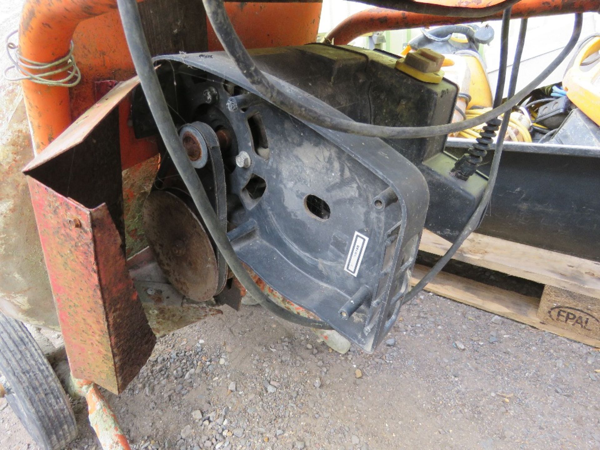 BELLE MINI MIXER, INCOMPLETE. THIS LOT IS SOLD UNDER THE AUCTIONEERS MARGIN SCHEME, THEREFORE NO - Image 3 of 4
