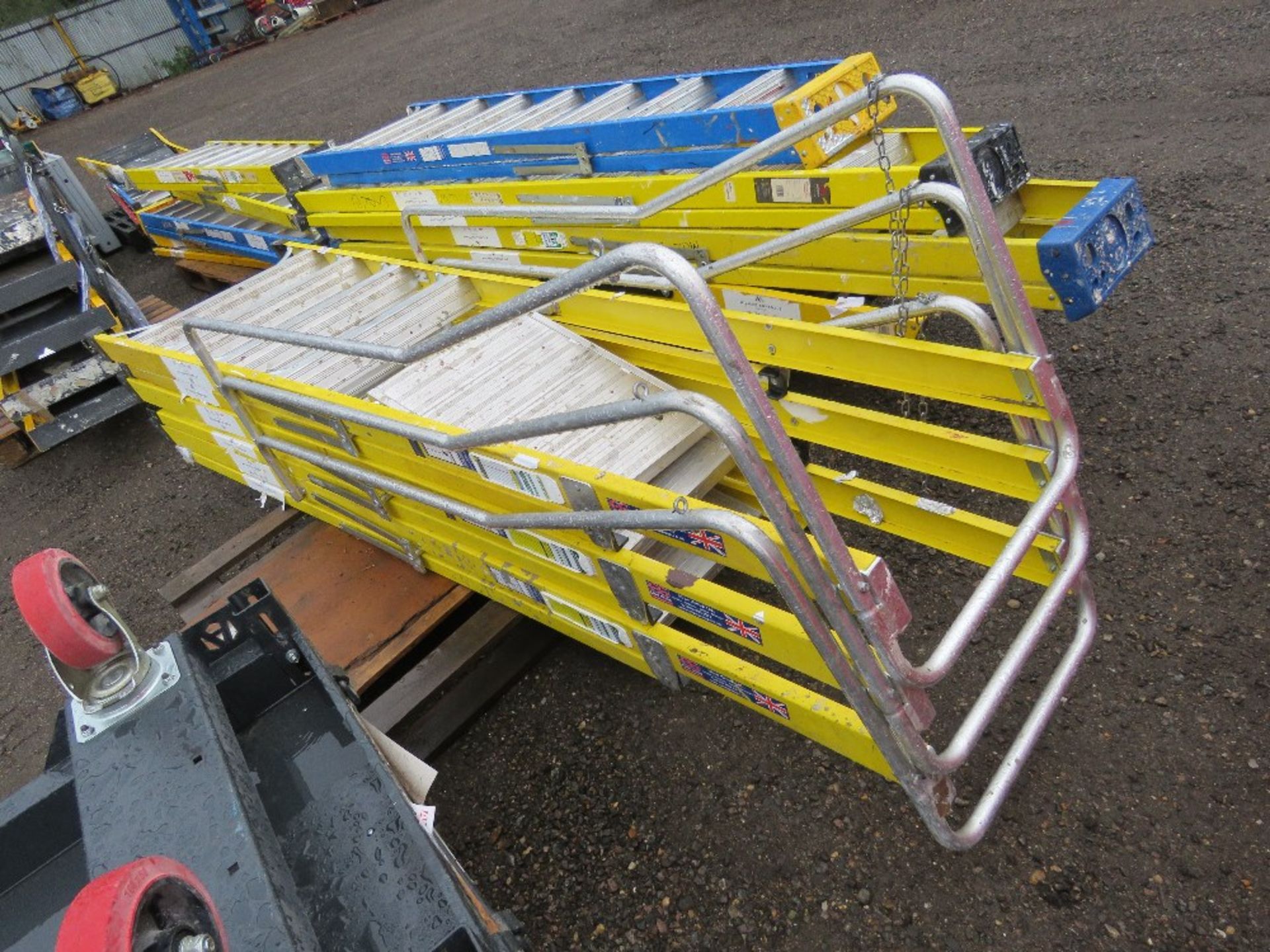 3 X GRP STEP LADDERS. SOURCED FROM LARGE CONSTRUCTION COMPANY LIQUIDATION. - Image 2 of 4