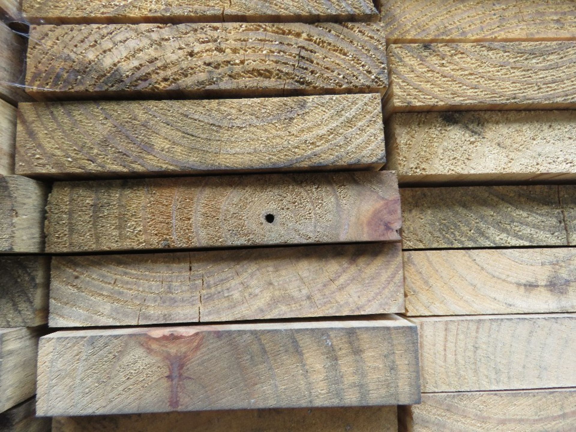 LARGE PACK OF UNTREATED TIMBER BOARDS: 140MM X 30MM @ 1.82M LENGTH APPROX. 230NO IN TOTAL APPROX. - Image 3 of 3