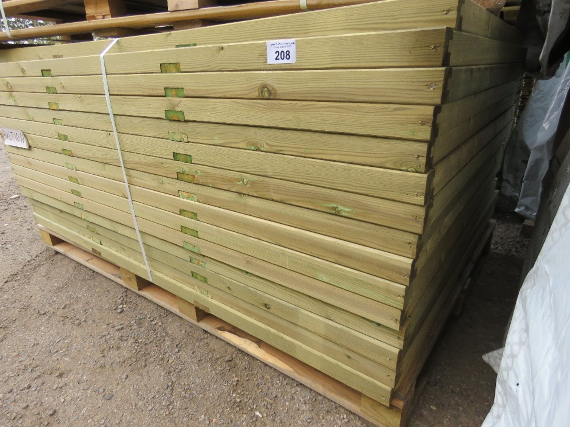 15NO FEATHER EDGE CLAD FENCING PANELS 1.22M X 1.83M APPROX. - Image 4 of 5