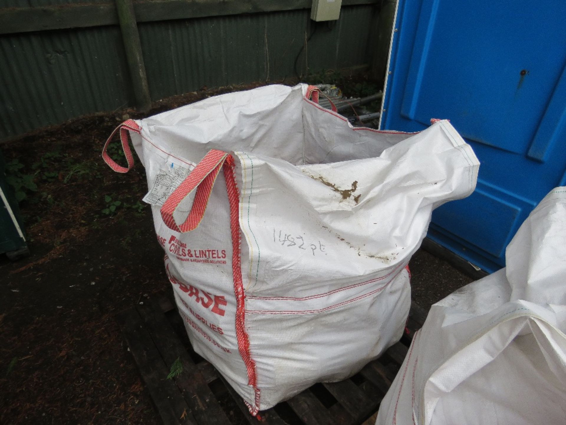 2X BULK BAGS OF LOGS. THIS LOT IS SOLD UNDER THE AUCTIONEERS MARGIN SCHEME, THEREFORE NO VAT WIL - Image 3 of 3