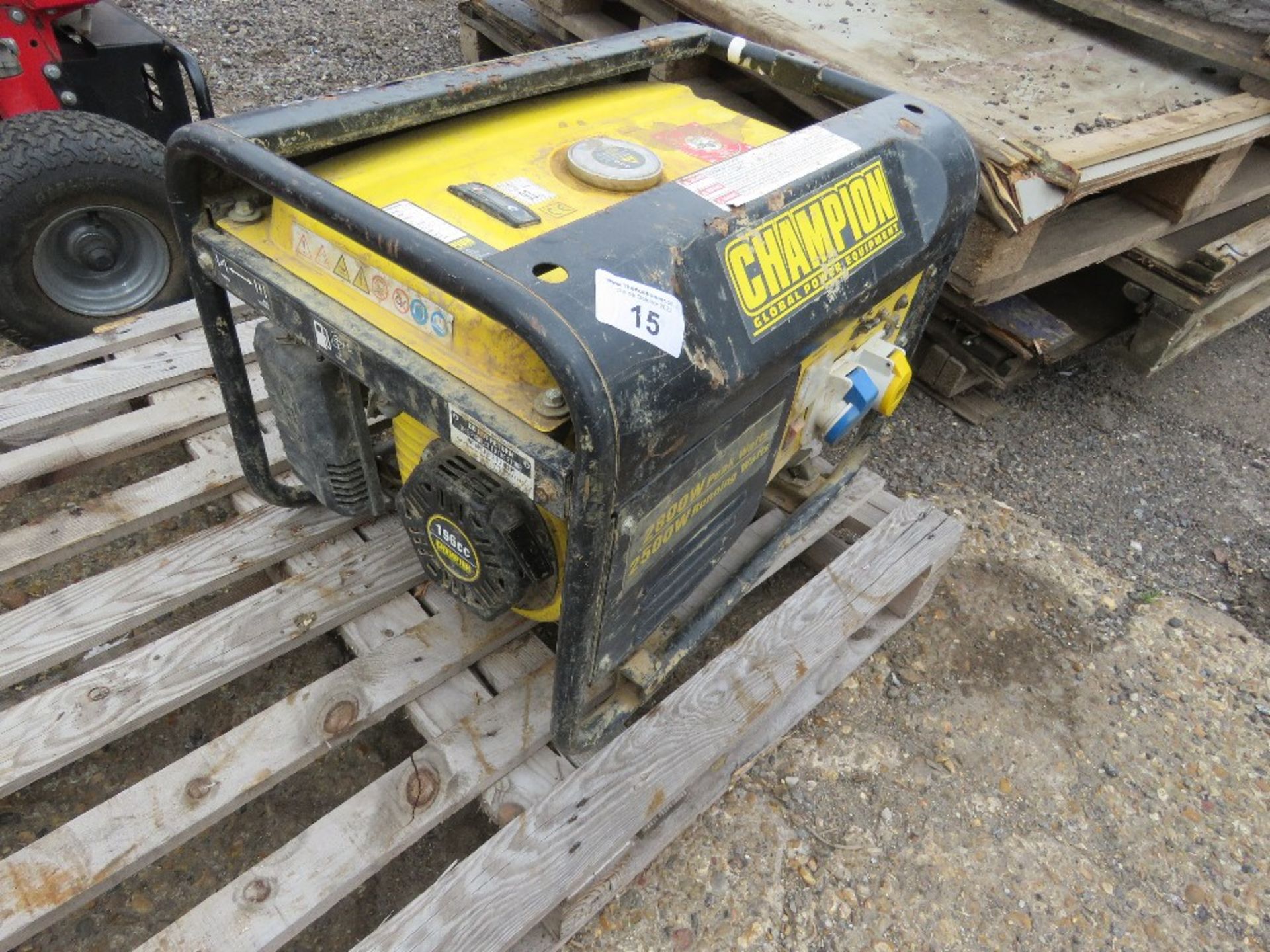 CHAMPION 2800WATT PETROL ENGINED GENERATOR. THIS LOT IS SOLD UNDER THE AUCTIONEERS MARGIN SCHEME,