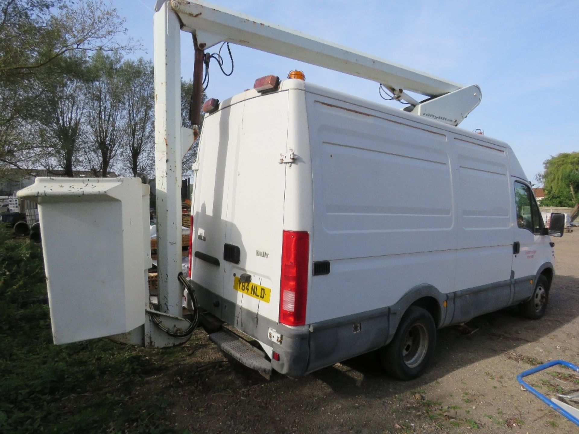 IVECO DAILY CHERRY PICKER VAN REG:Y84 NLD. WITH V5 AND PLATING CERTIFICATE, REGISTERED AS TOWER TRUC - Image 9 of 10