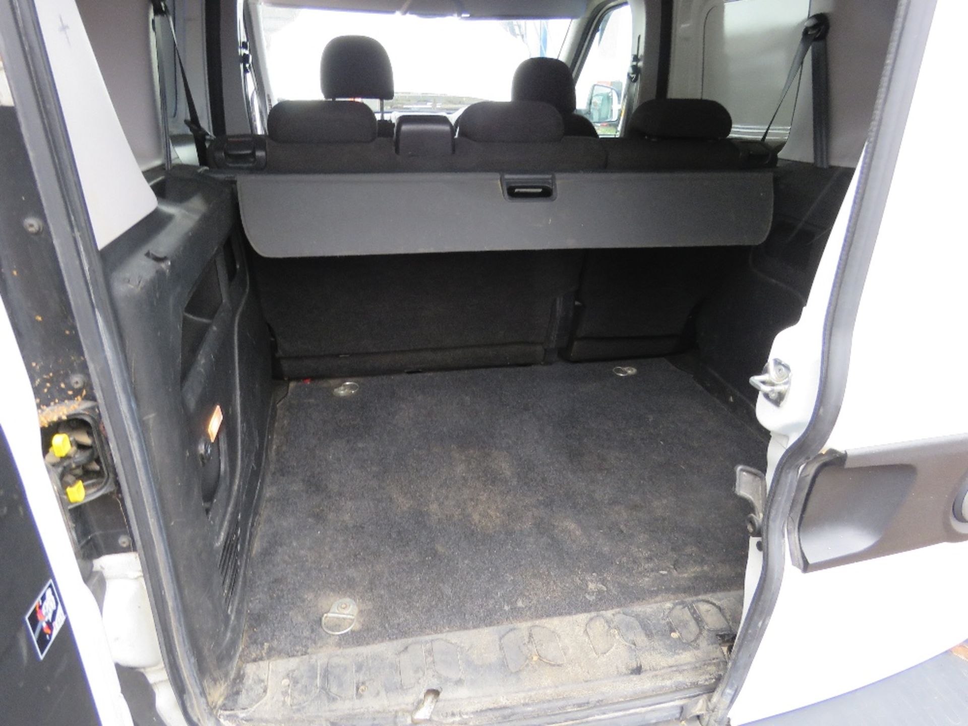 VAUXHALL COMBO 5 SEATER VAN REG: FL16 OPA. 93, 507 RECORDED MILES. WITH V5. TESTED UNTIL 2/3/24. OWN - Image 15 of 19