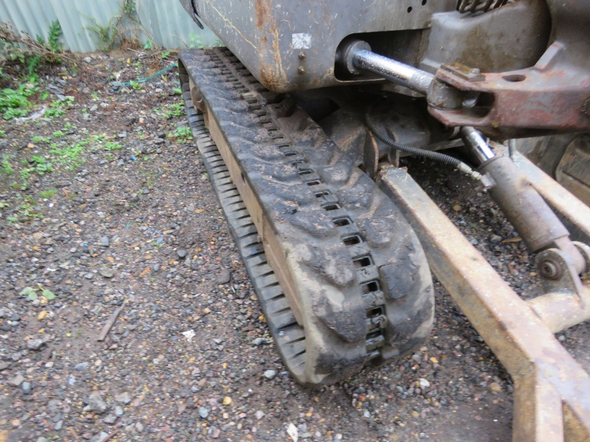 VOLVO EC25 RUBBER TRACKED EXCAVATOR YEAR 2006 BUILD. 4556 REC. HOURS WITH 4 BUCKETS. SN: 28120797. W - Image 11 of 12