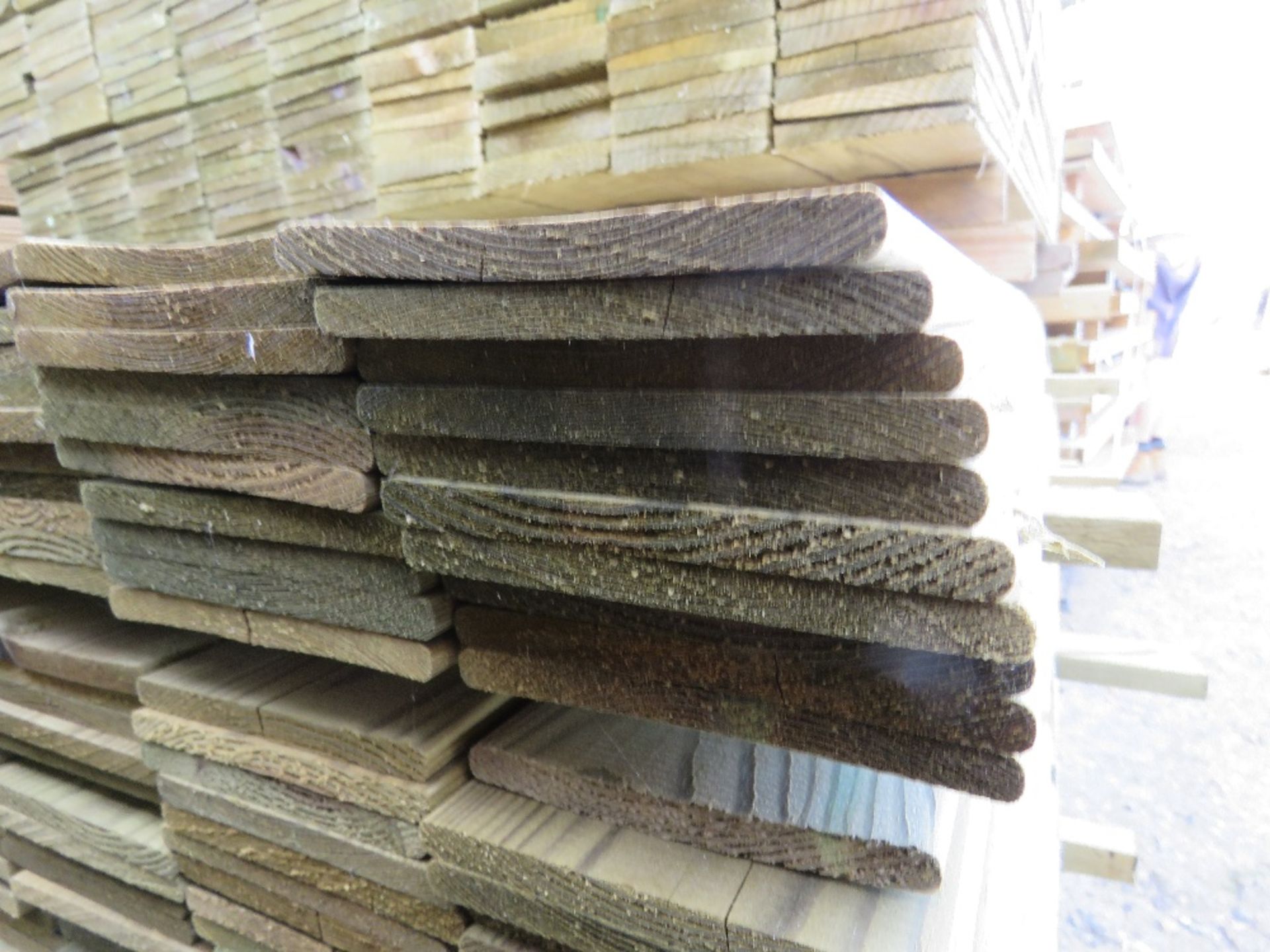 LARGE PACK OF PRESSURE TREATED HIT AND MISS FENCE CLADDING BOARDS: 1.75M LENGTH X 100MM WIDTH APPROX - Image 3 of 3