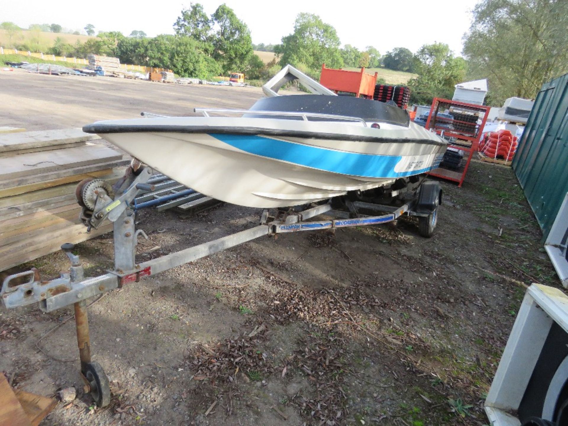 SPEED BOAT, 15FT LENGTH APPROX ON SINGLE AXLE TRAILER (AXLE NEEDS ATTENTION). MERCURY 75HP 2 STROKE - Image 6 of 9