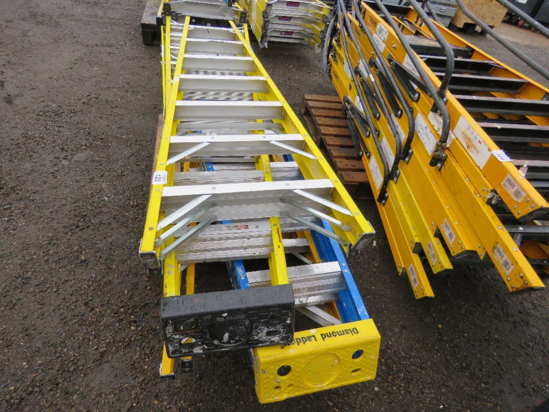 4 X GRP STEP LADDERS. SOURCED FROM LARGE CONSTRUCTION COMPANY LIQUIDATION. - Image 3 of 3