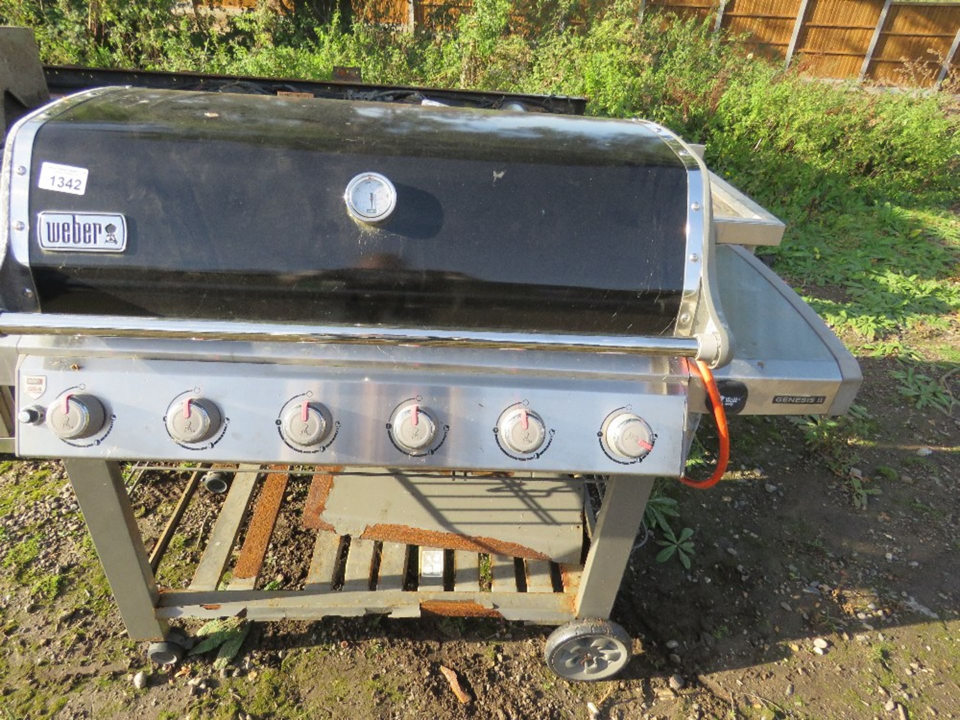 3X INDUSTRIAL BARBEQUES AND STAINLESS STEEL SINK UNIT. THIS LOT IS SOLD UNDER THE AUCTIONEERS MA - Image 2 of 6