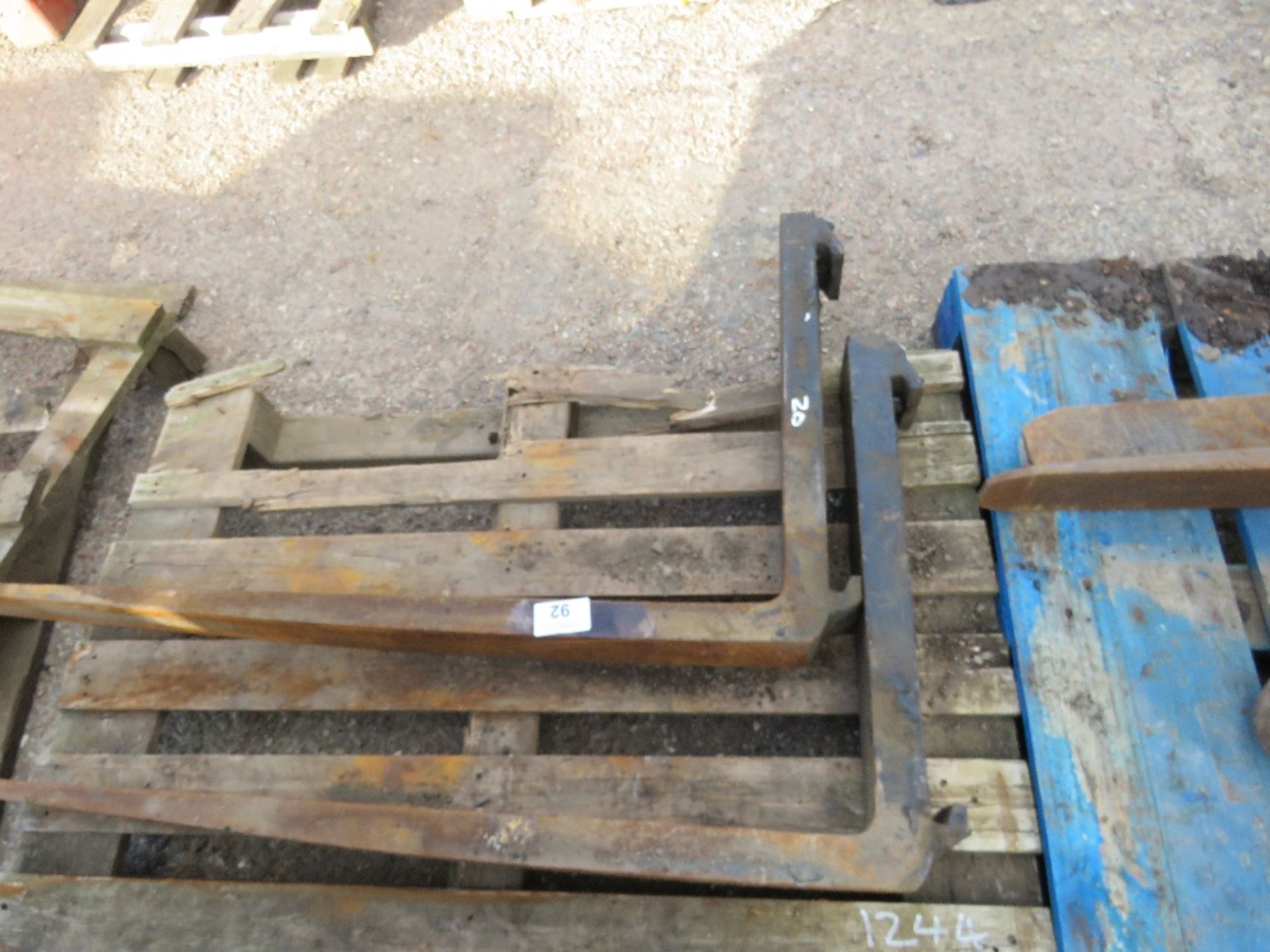 PAIR OF FORKLIFT TINES FOR 20" CARRIAGE. - Image 3 of 3