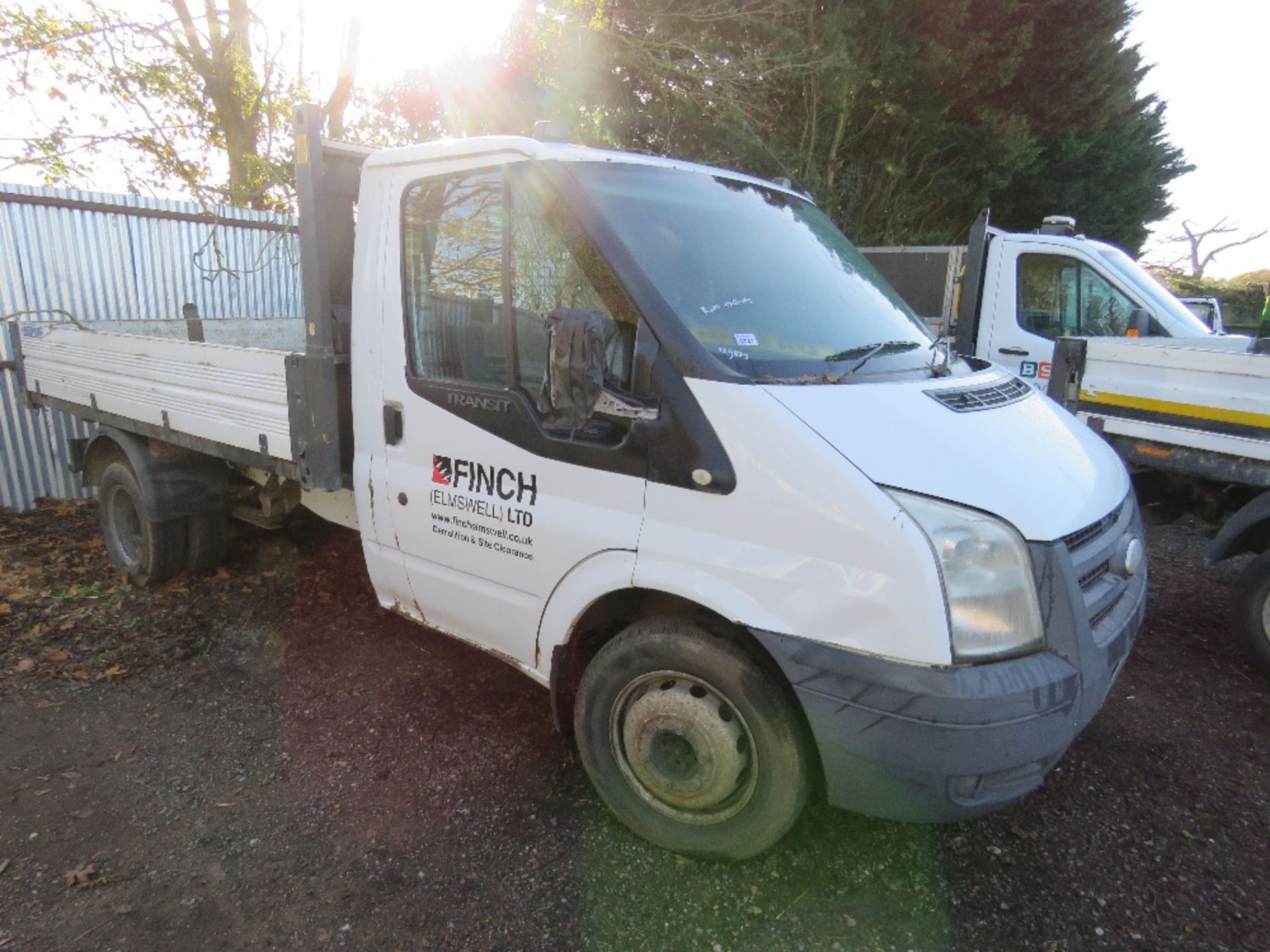 FORD TRANSIT 350 TWIN WHEEL 3.5TONNE TIPPER BODIED TRUCK REG:EN61 ERU . 129,873REC MILES. MOT RECEN