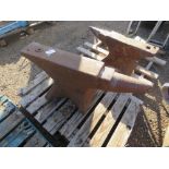 BLACKSMITH'S ANVIL, 90CM OVERALL LENGTH APPROX.