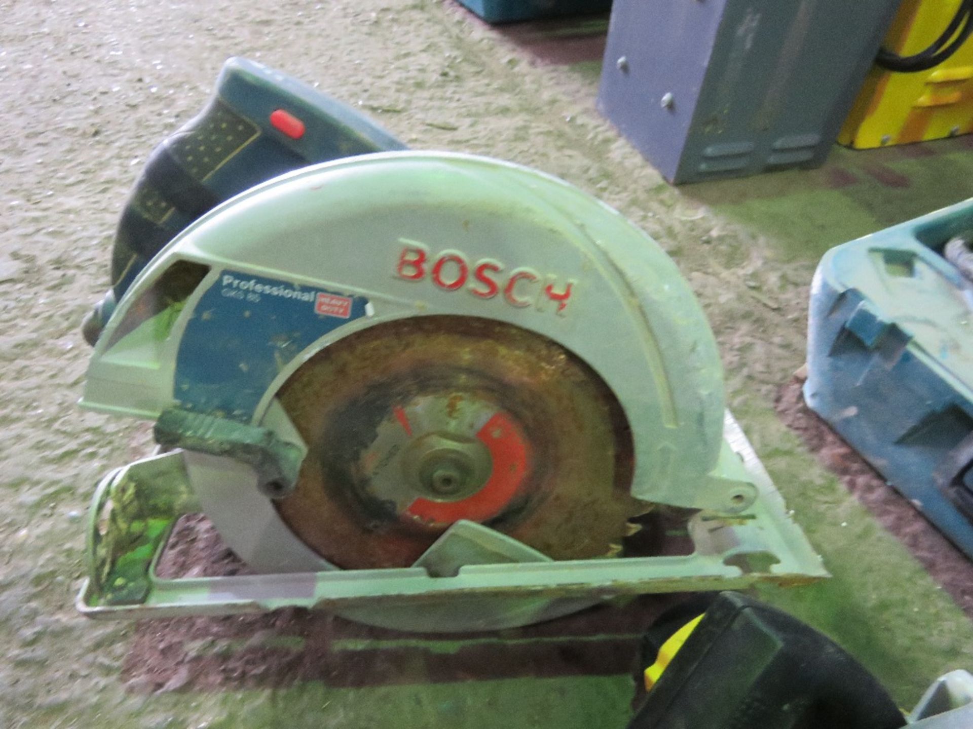 2 X CIRCULAR SAWS AND ANOTHER FOR SPARES OR REPAIR. - Image 2 of 4