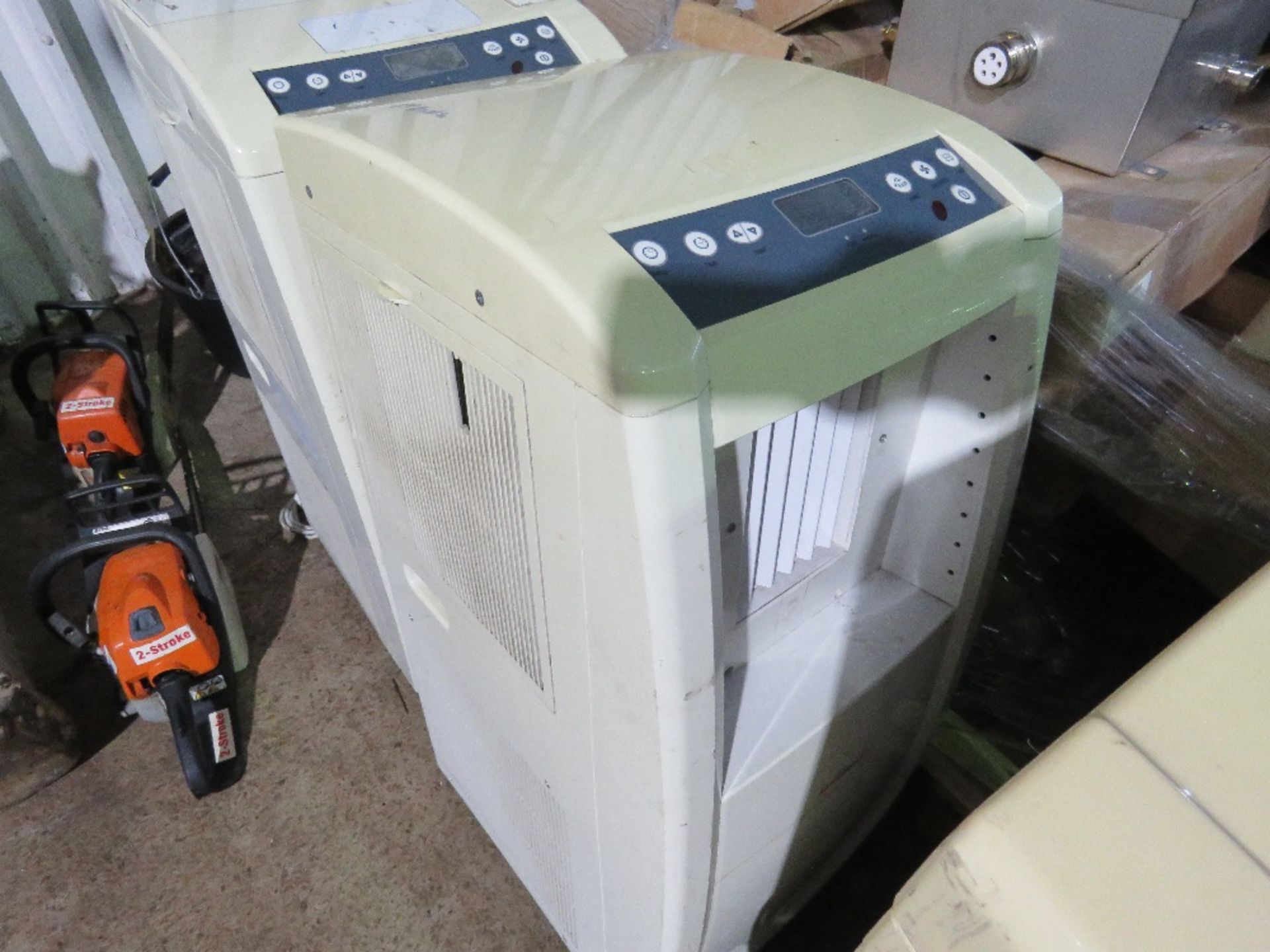 3 X LARGE OUTPUT AIR CONDITIONERS. - Image 3 of 5