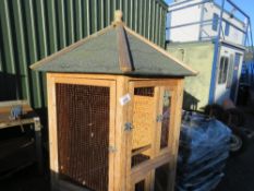 QUALITY BUILD HEXAGONAL BIRD AVARY WITH MESH SIDES. THIS LOT IS SOLD UNDER THE AUCTIONEERS MARGIN