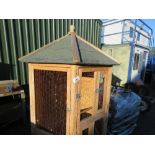 QUALITY BUILD HEXAGONAL BIRD AVARY WITH MESH SIDES. THIS LOT IS SOLD UNDER THE AUCTIONEERS MARGIN