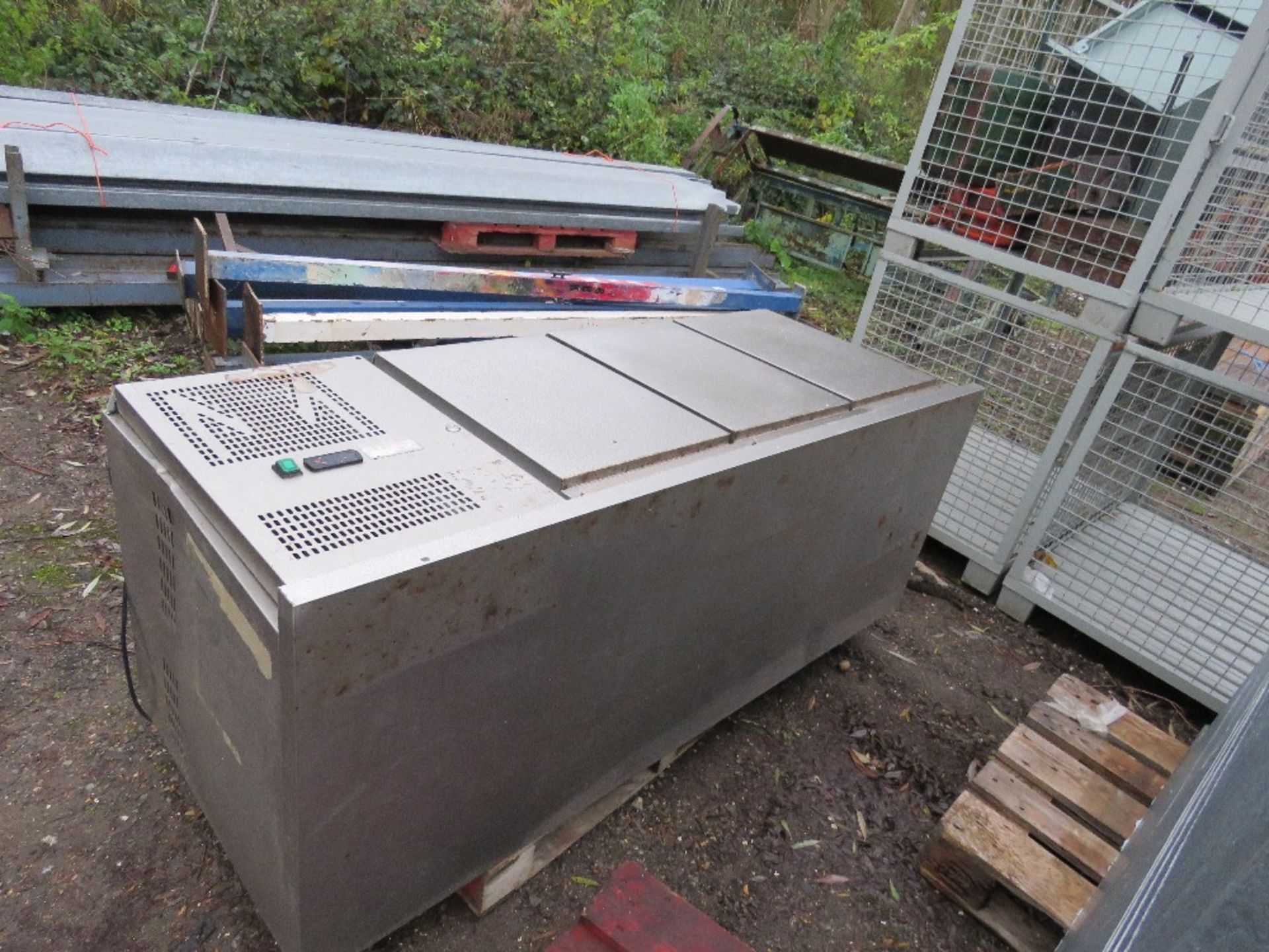 2 X LARGE STAINLESS STEEL CATERING FRIDGES. THIS LOT IS SOLD UNDER THE AUCTIONEERS MARGIN SCHEME - Image 7 of 7
