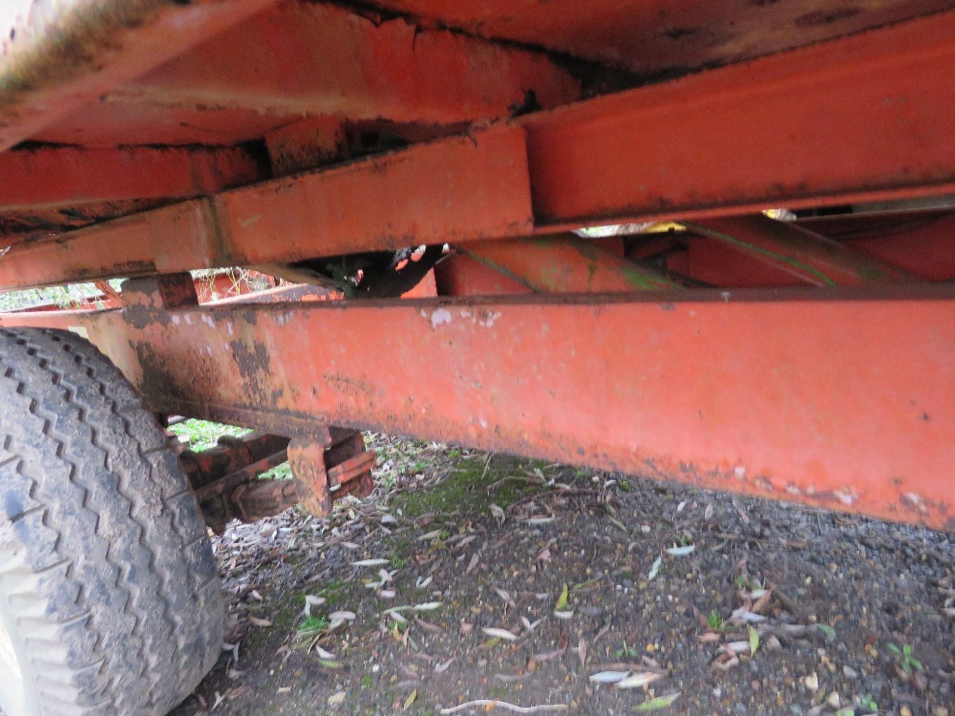 TWIN AXLED TIPPING TRAILER CHASSIS. DIRECT FROM LOCAL SMALLHOLDING. THIS LOT IS SOLD UNDER THE AU - Image 3 of 9