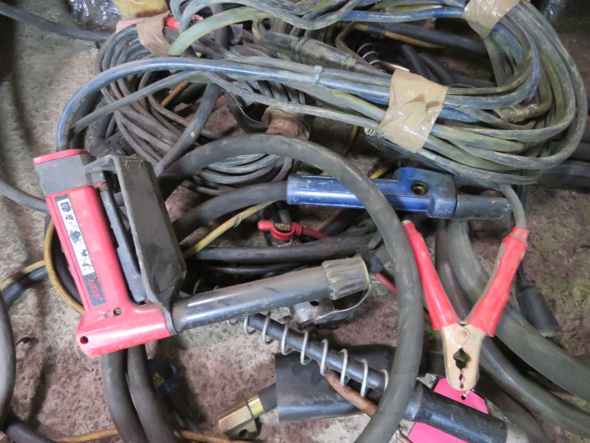 RED TOOL BOX PLUS ASSORTED WELDING LEADS/GUNS. - Image 6 of 8