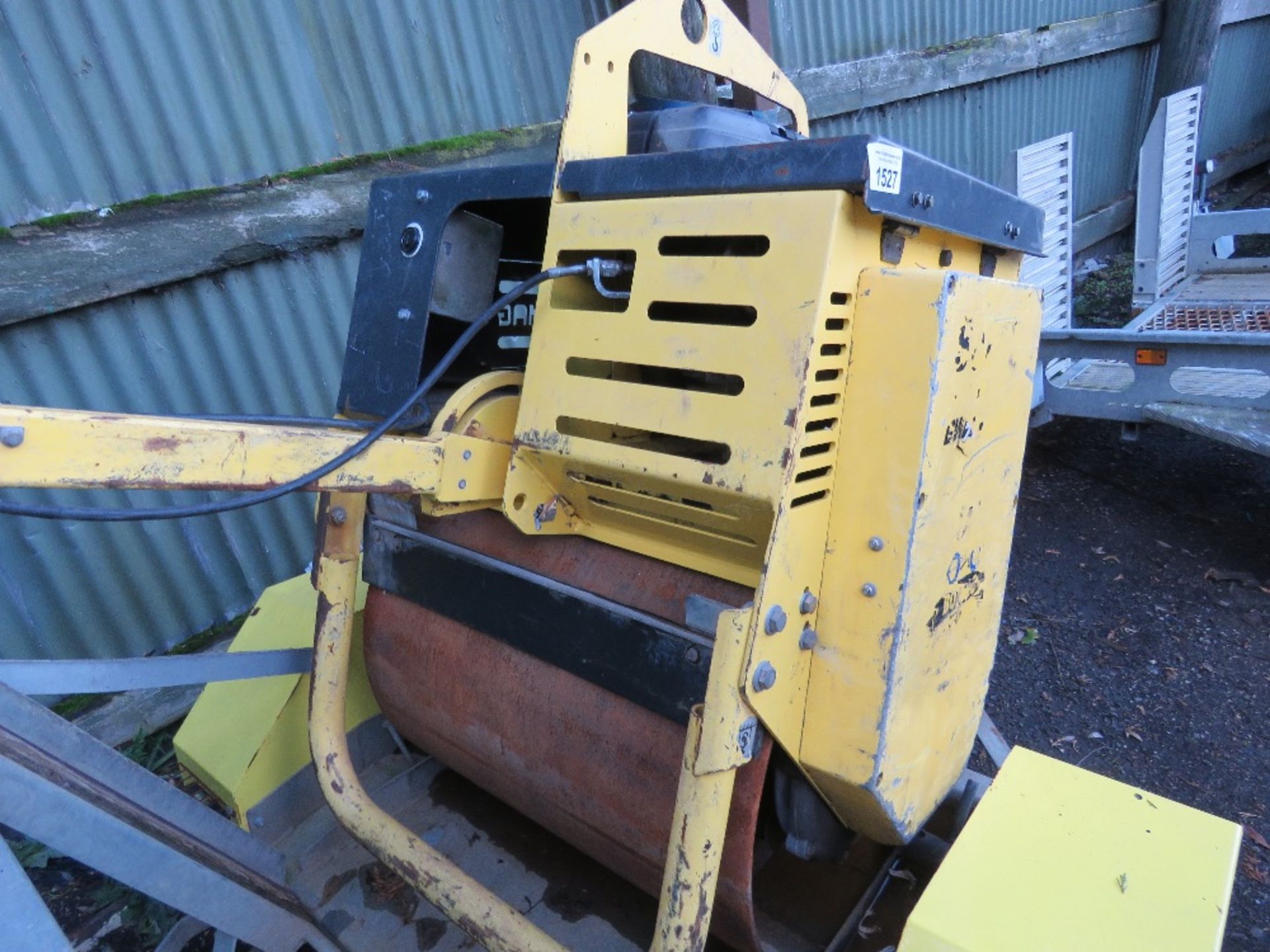 BOMAG BW71E-2 SINGLE DRUM ROLLER ON A TRAILER YEAR 2017 BUILD. SN: 101620291368. SOURCED FROM LARGE - Image 2 of 8