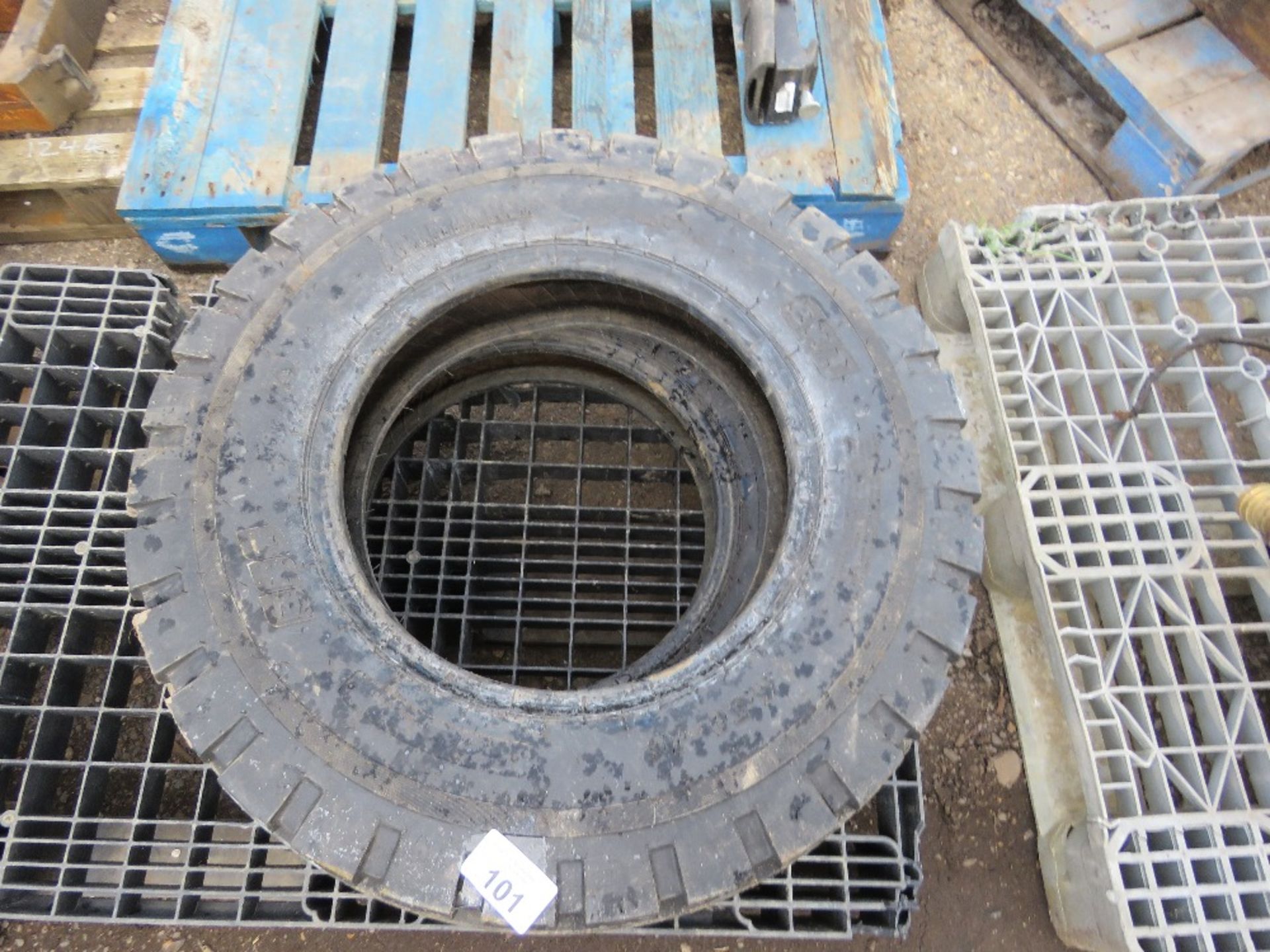 2 X BKT UNUSED TRACTOR TYRES 6.50-16. - Image 3 of 3