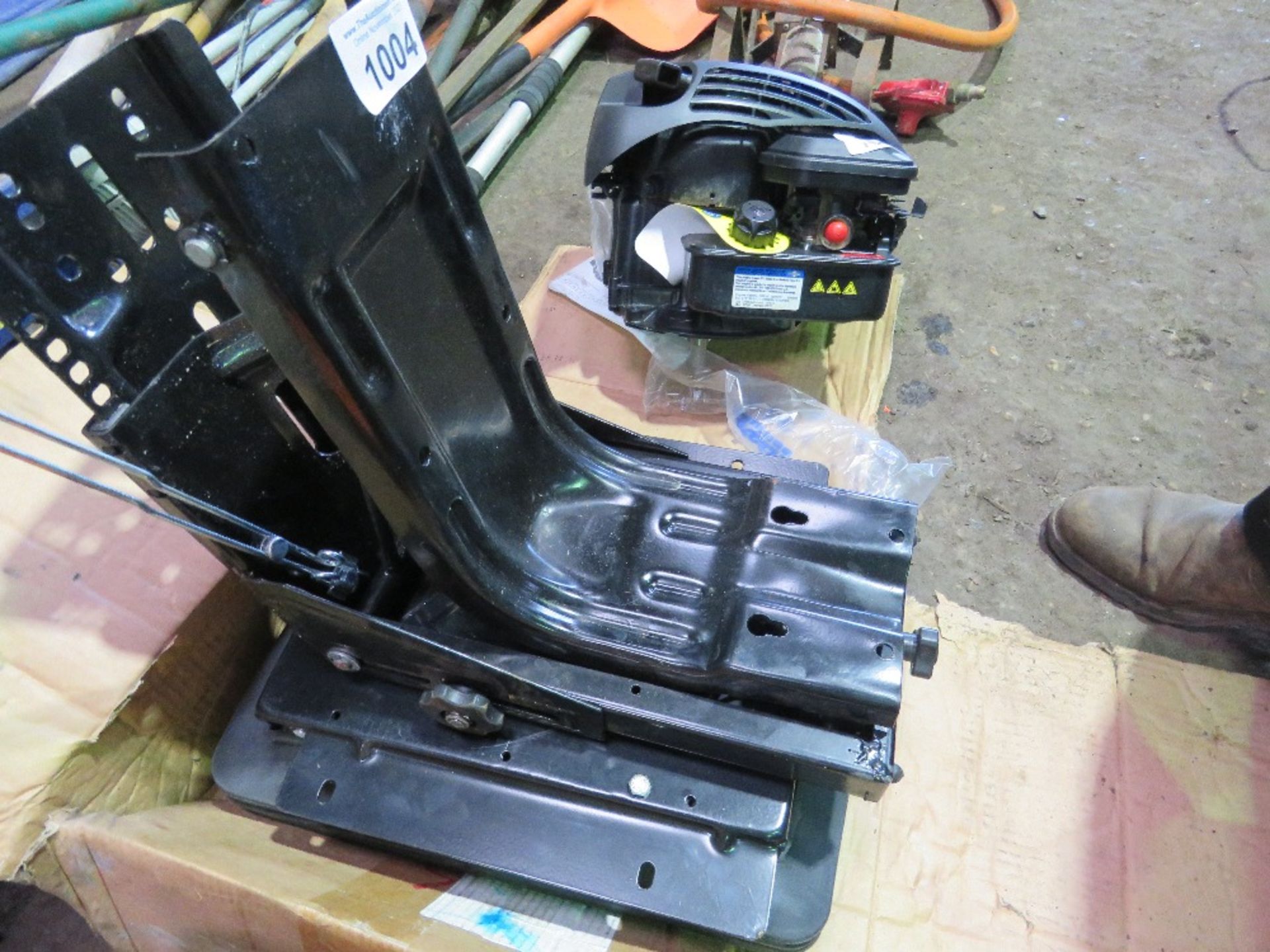 TRACTOR SEAT BASE, UNUSED. SOURCED FROM COMPANY LIQUIDATION. - Image 3 of 5