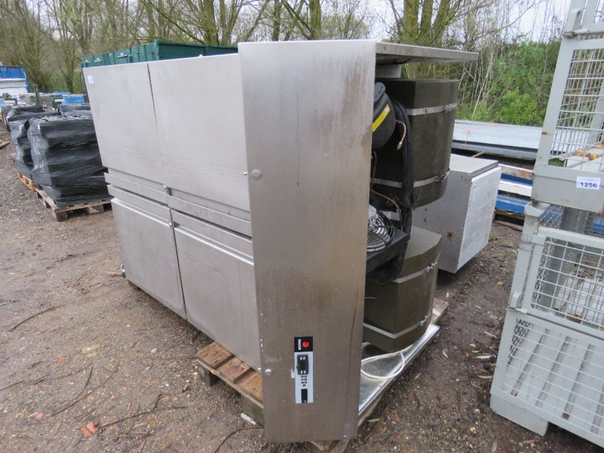 2 X LARGE STAINLESS STEEL CATERING FRIDGES. THIS LOT IS SOLD UNDER THE AUCTIONEERS MARGIN SCHEME - Image 5 of 7