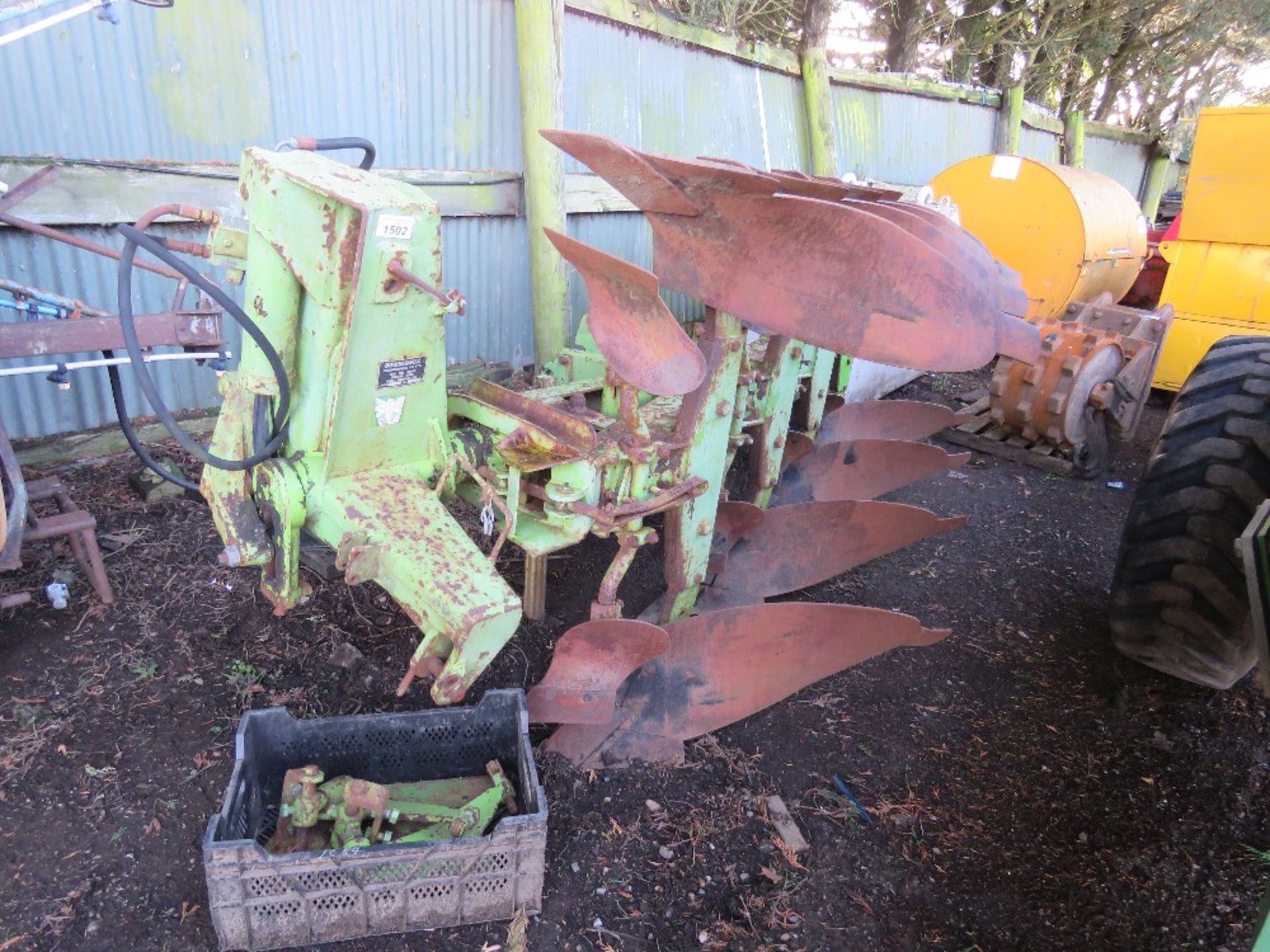 DOWDESWELL 4 FURROW REVERSIBLE PLOUGH WITH A BOX OF SPARES, DIRECT FROM SMALL HOLDING. THIS LOT