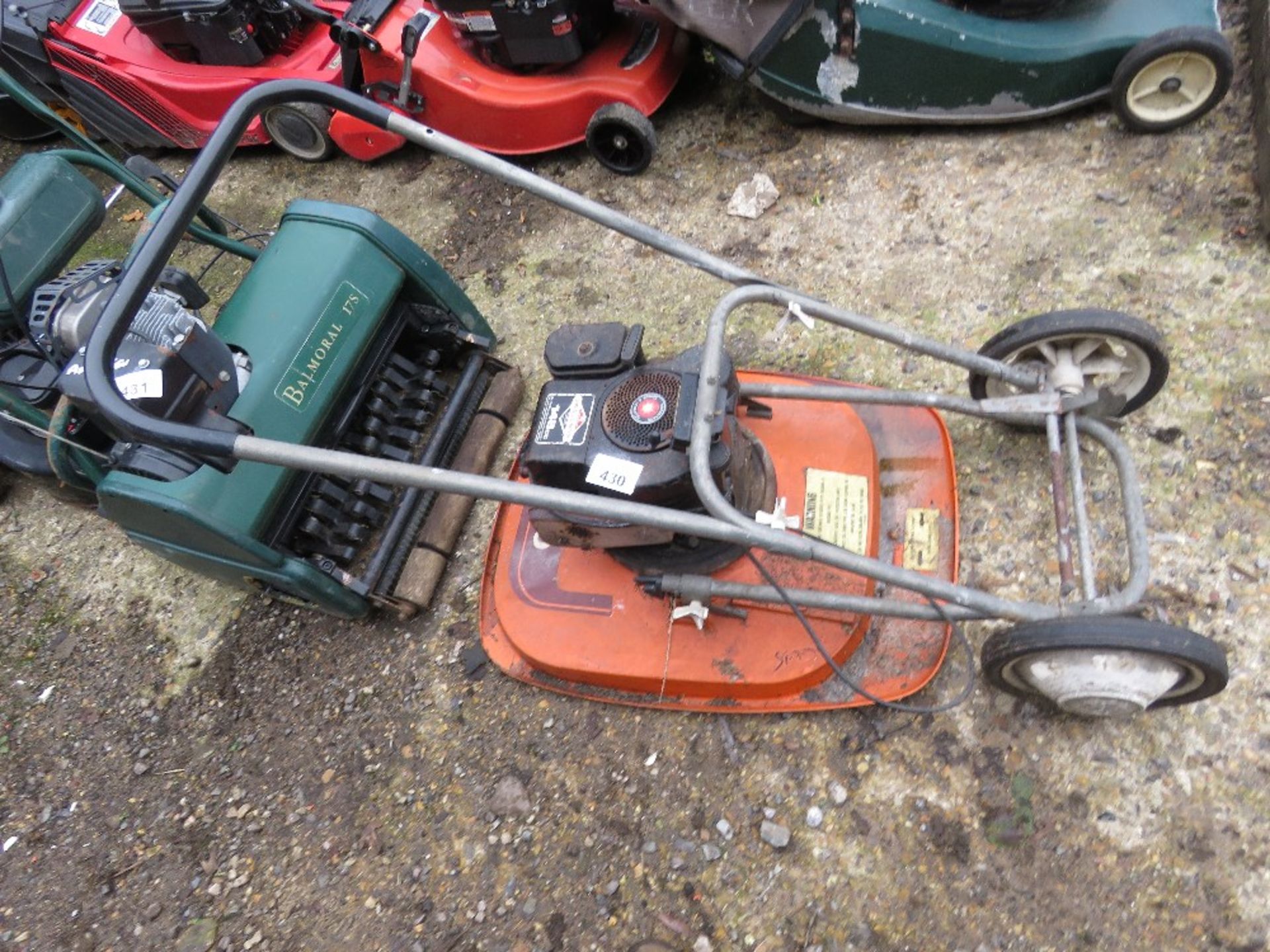 FLYMO HOVER MOWER WITH WHEELS. THIS LOT IS SOLD UNDER THE AUCTIONEERS MARGIN SCHEME, THEREFORE NO