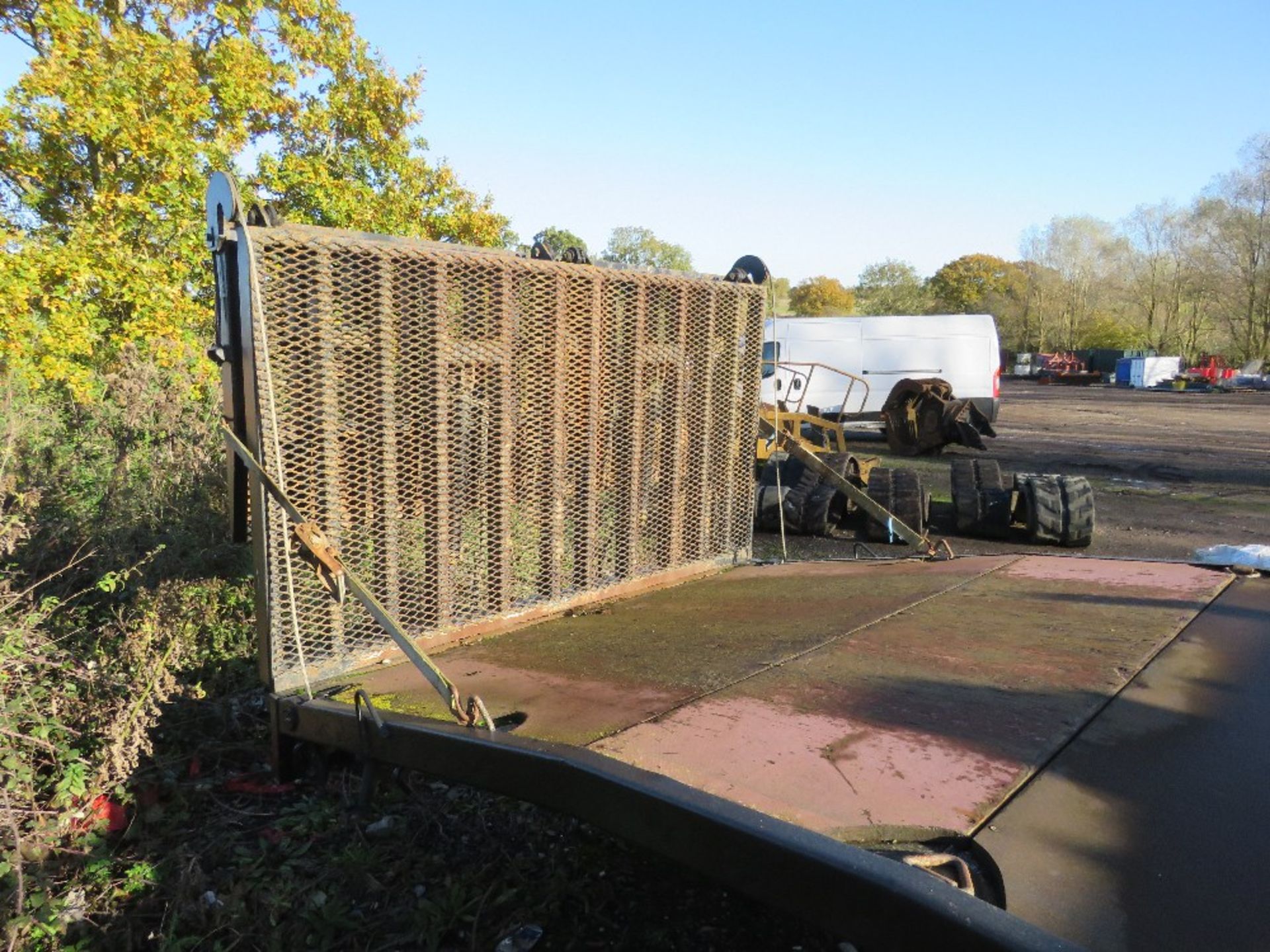 MITSUBISHI FUSO AUTOMATIC BEAVERTAIL PLANT LORRY REG: AY64 LSD. FIRST REGISTERED 25/09/14. WITH FUL - Image 9 of 12