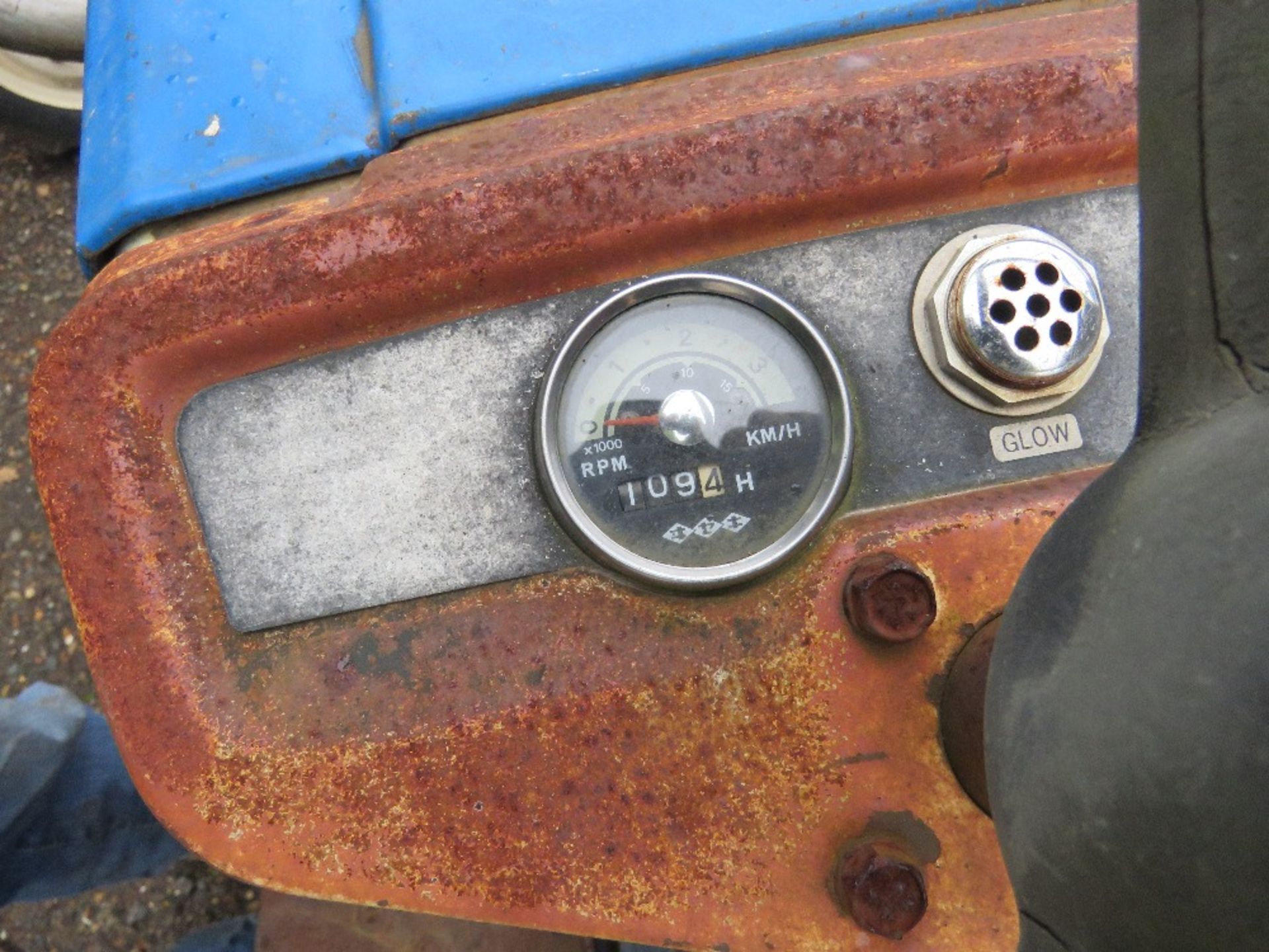 ISEKI 2160 2WD COMPACT TRACTOR. HYDRO DRIVE. TURNS OVER NOT STARTING. - Image 5 of 8