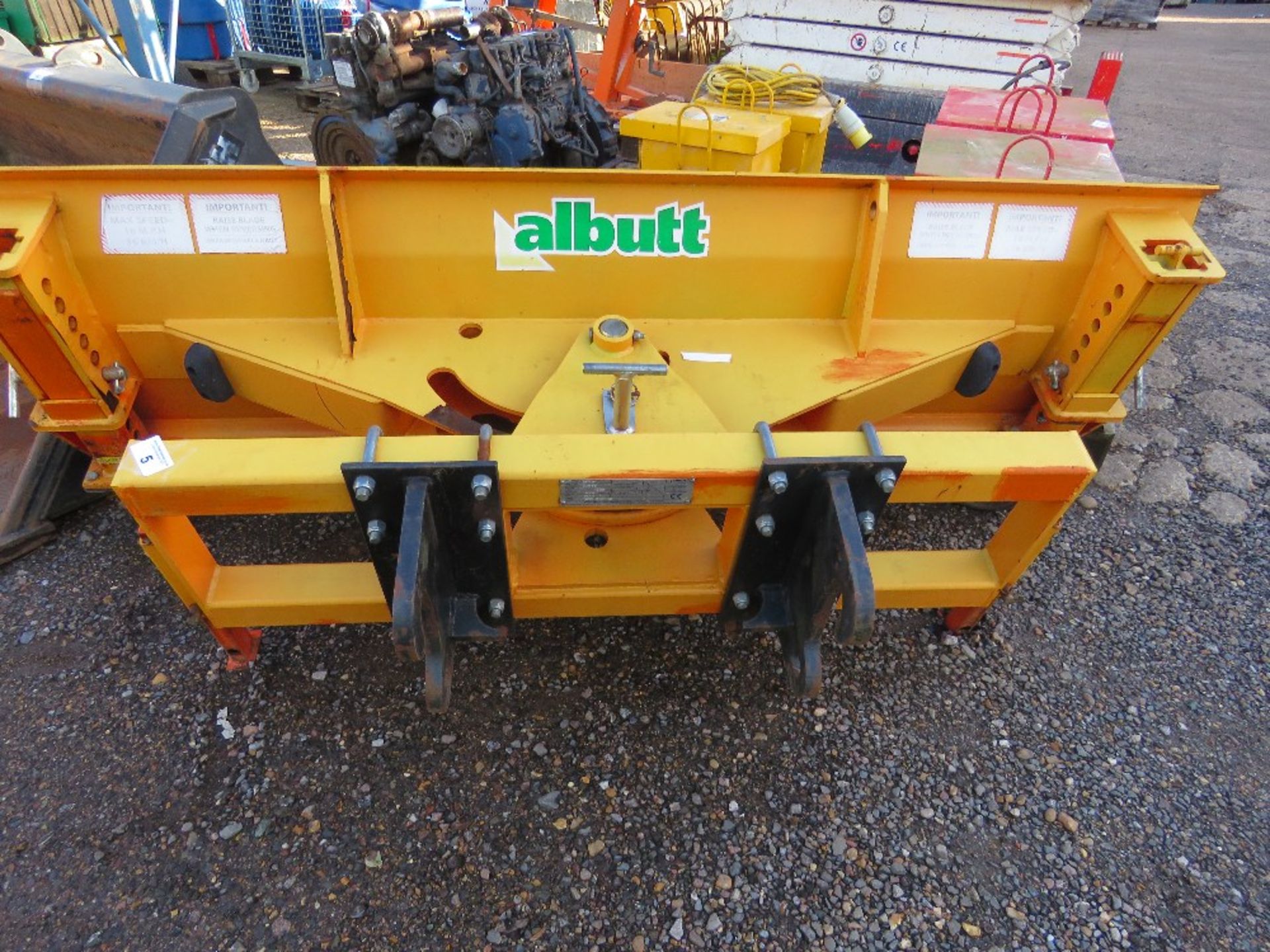 ALBUTT 7FT WIDTH ADJUSTABLE ANGLE SNOW PLOUGH WITH RUBBER BLADE, SUITABLE FOR JCB 515-40 LOADER OR S - Image 3 of 5