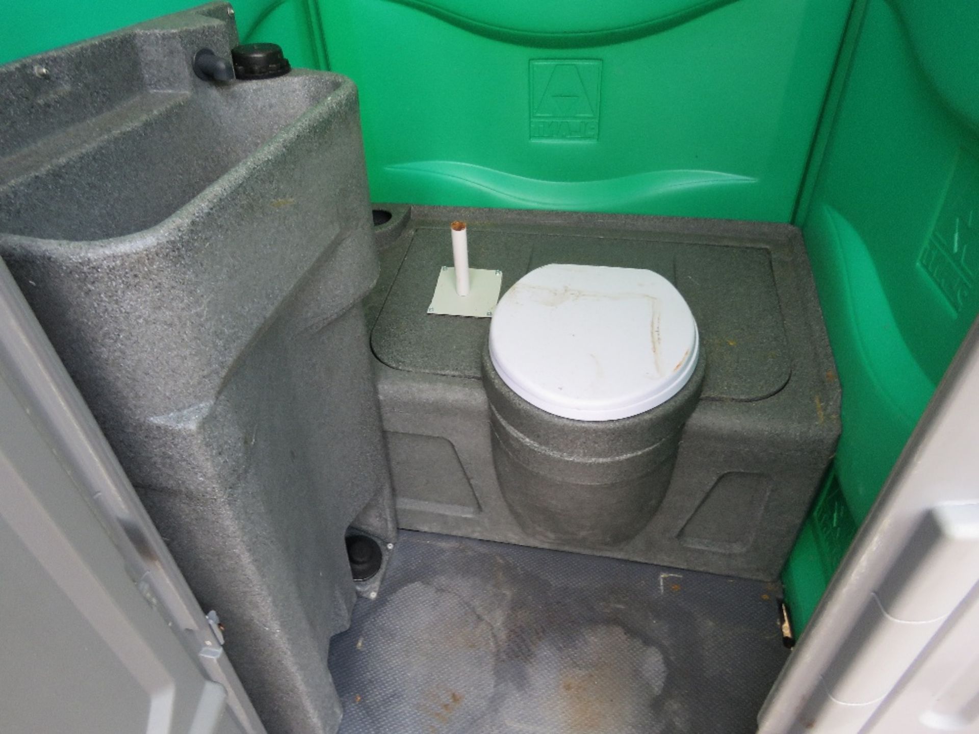 PORTABLE SITE TOILET. - Image 2 of 6